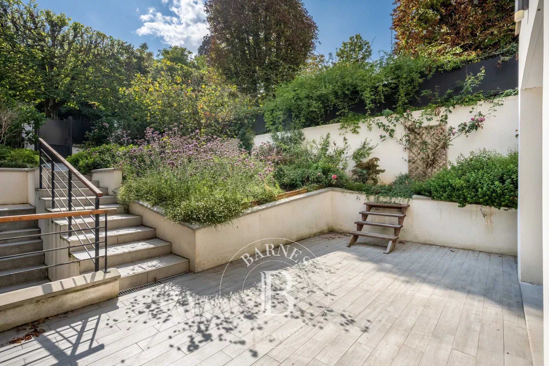 Ville-d'Avray  - Maison 8 Pi&egrave;ces 6 Chambres