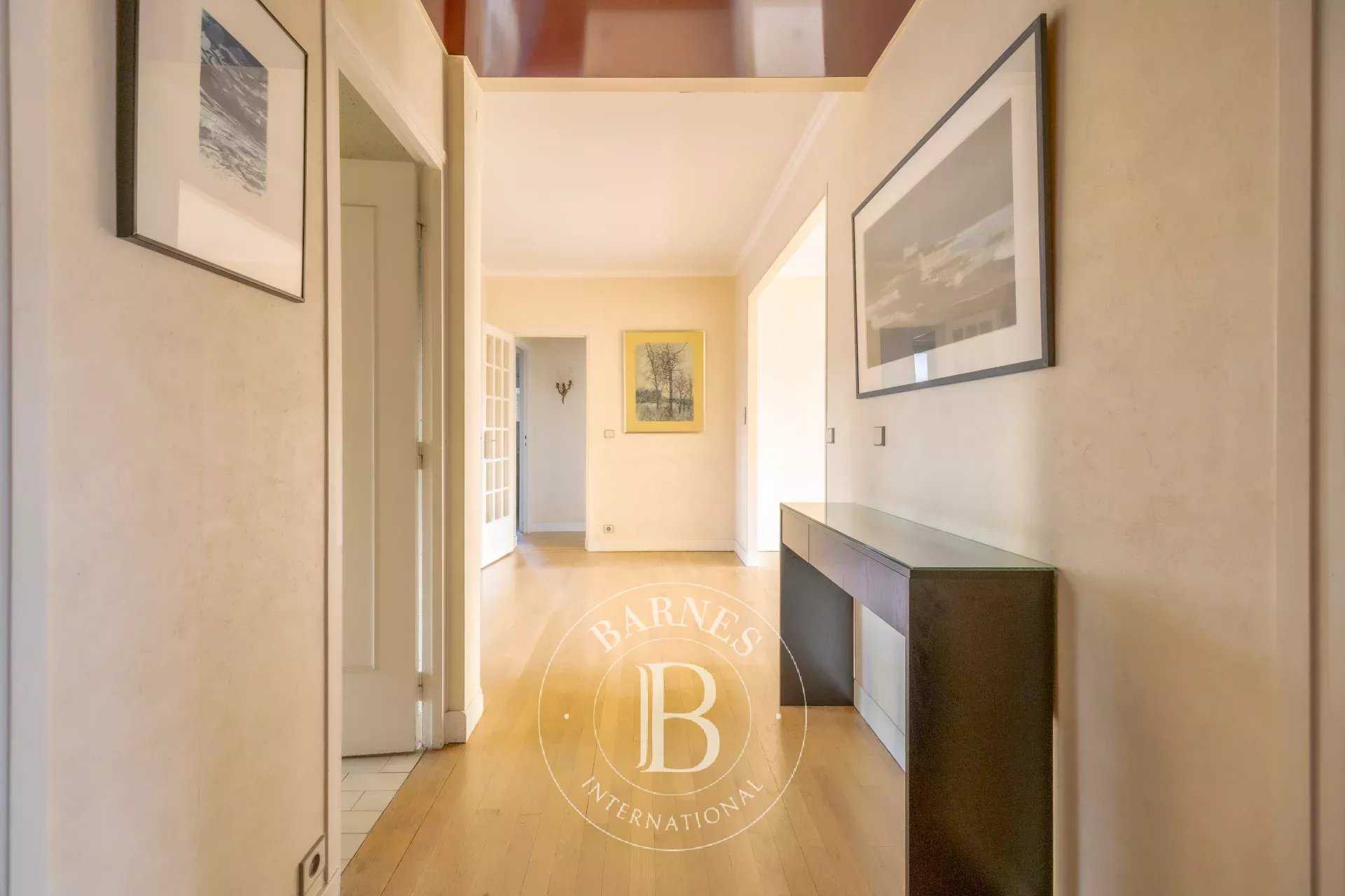 Saint-Cloud  - Piso 5 Cuartos 3 Habitaciones