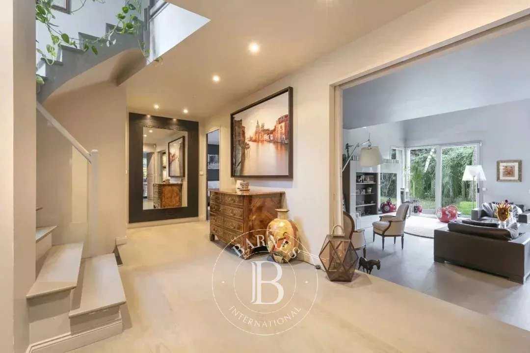 Saint-Cloud  - House 5 Bedrooms