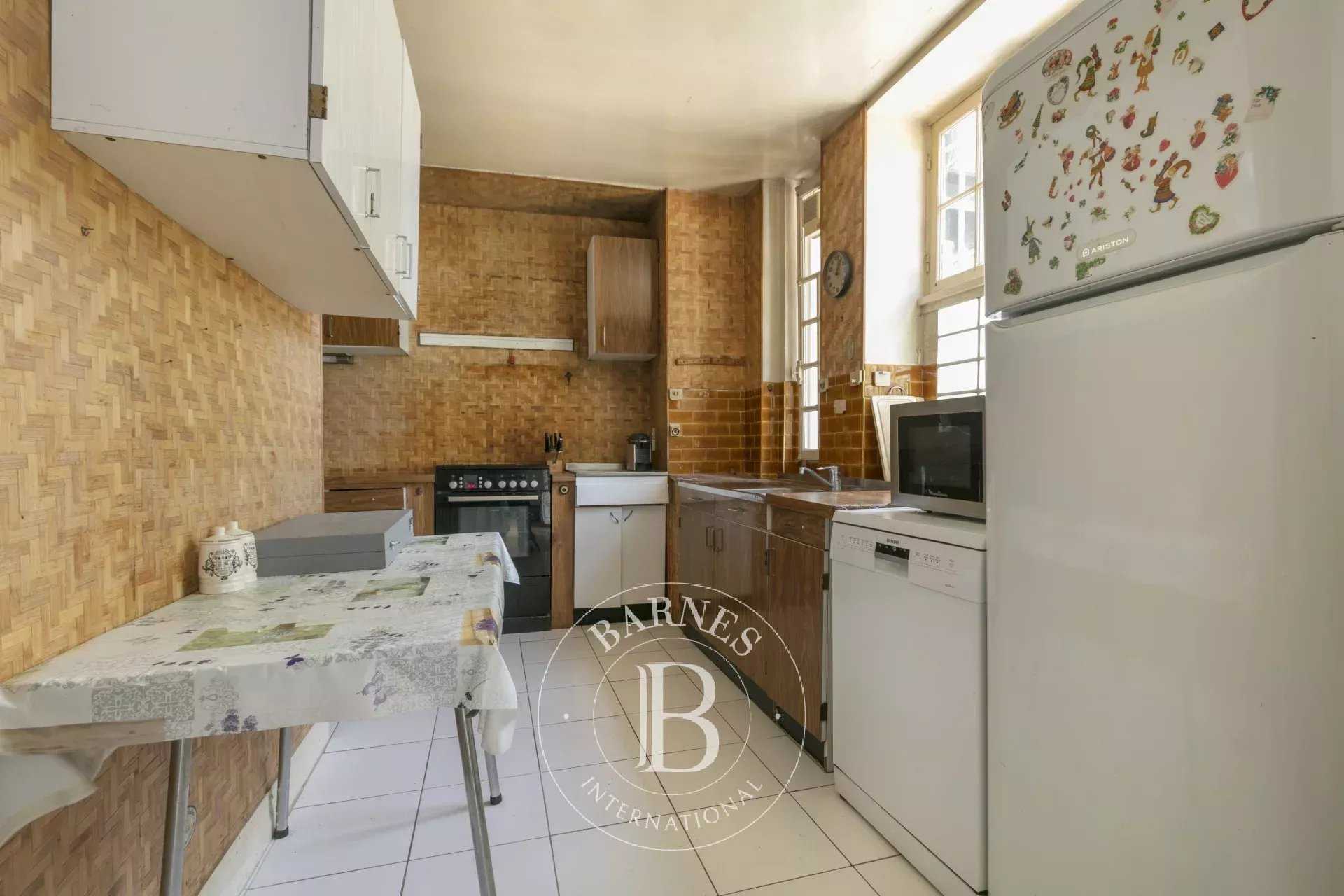Garches  - Appartement 10 Pi&egrave;ces 4 Chambres