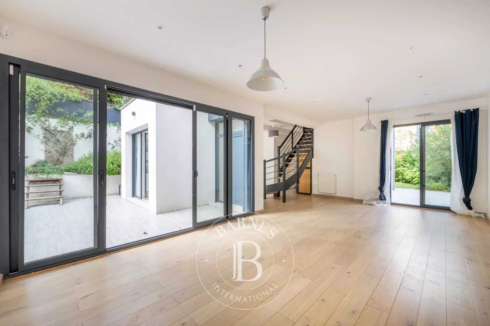 Ville-d'Avray  - Maison 8 Pi&egrave;ces 6 Chambres