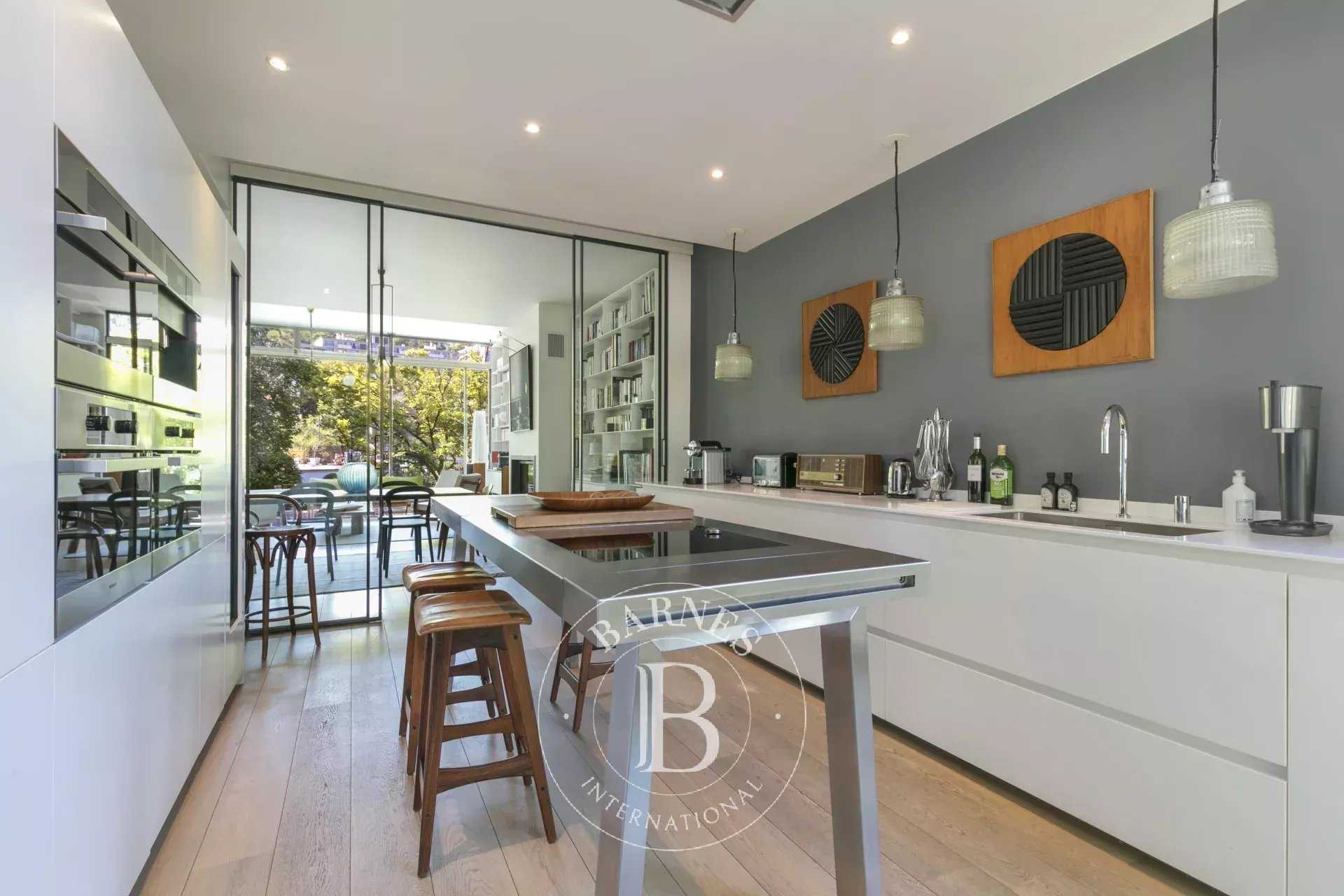 Issy-les-Moulineaux  - Maison 7 Pi&egrave;ces 4 Chambres