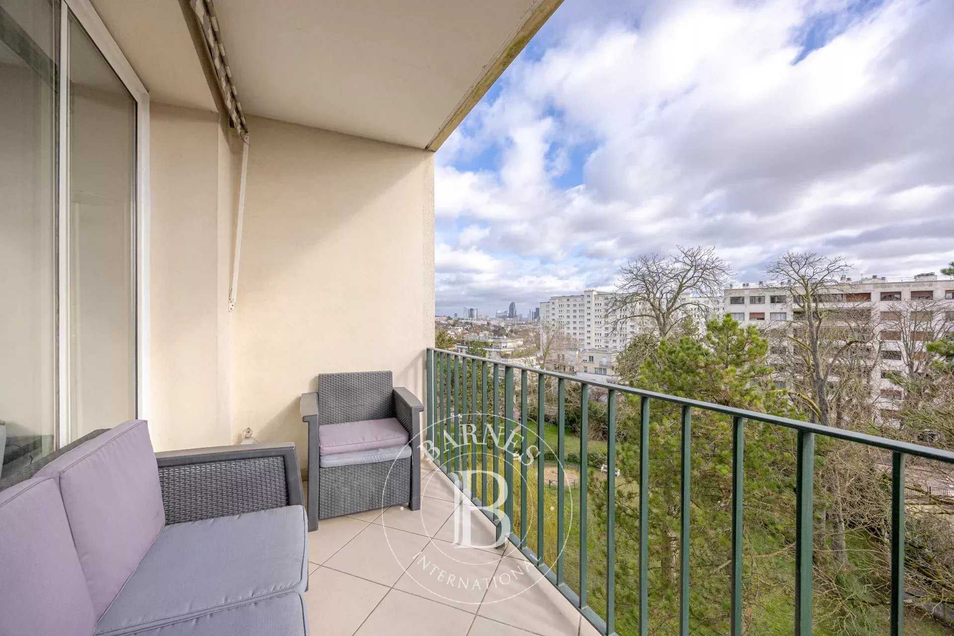 Saint-Cloud  - Appartement 5 Pi&egrave;ces 4 Chambres