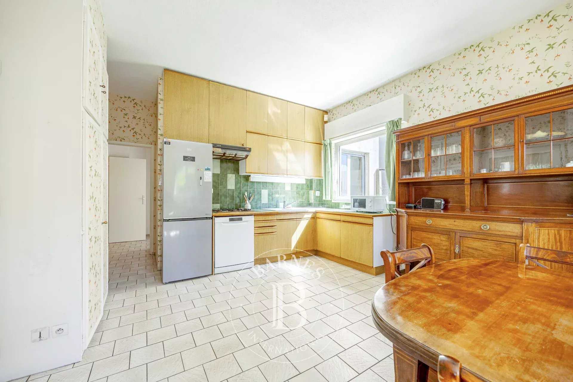Saint-Cloud  - Appartement 5 Pi&egrave;ces 3 Chambres