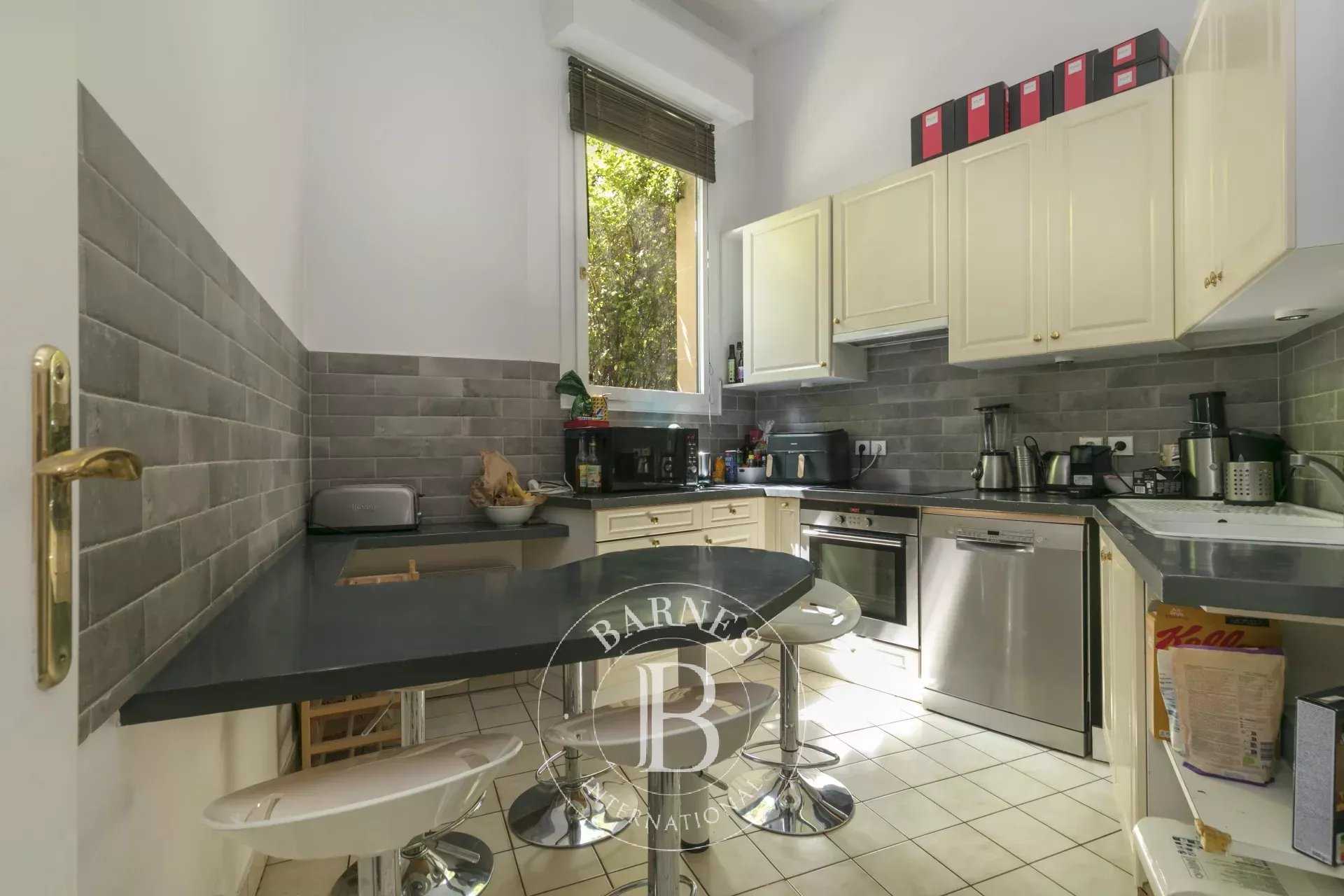 Issy-les-Moulineaux  - Appartement 4 Pi&egrave;ces 3 Chambres
