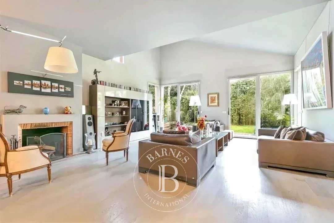 Saint-Cloud  - House 5 Bedrooms