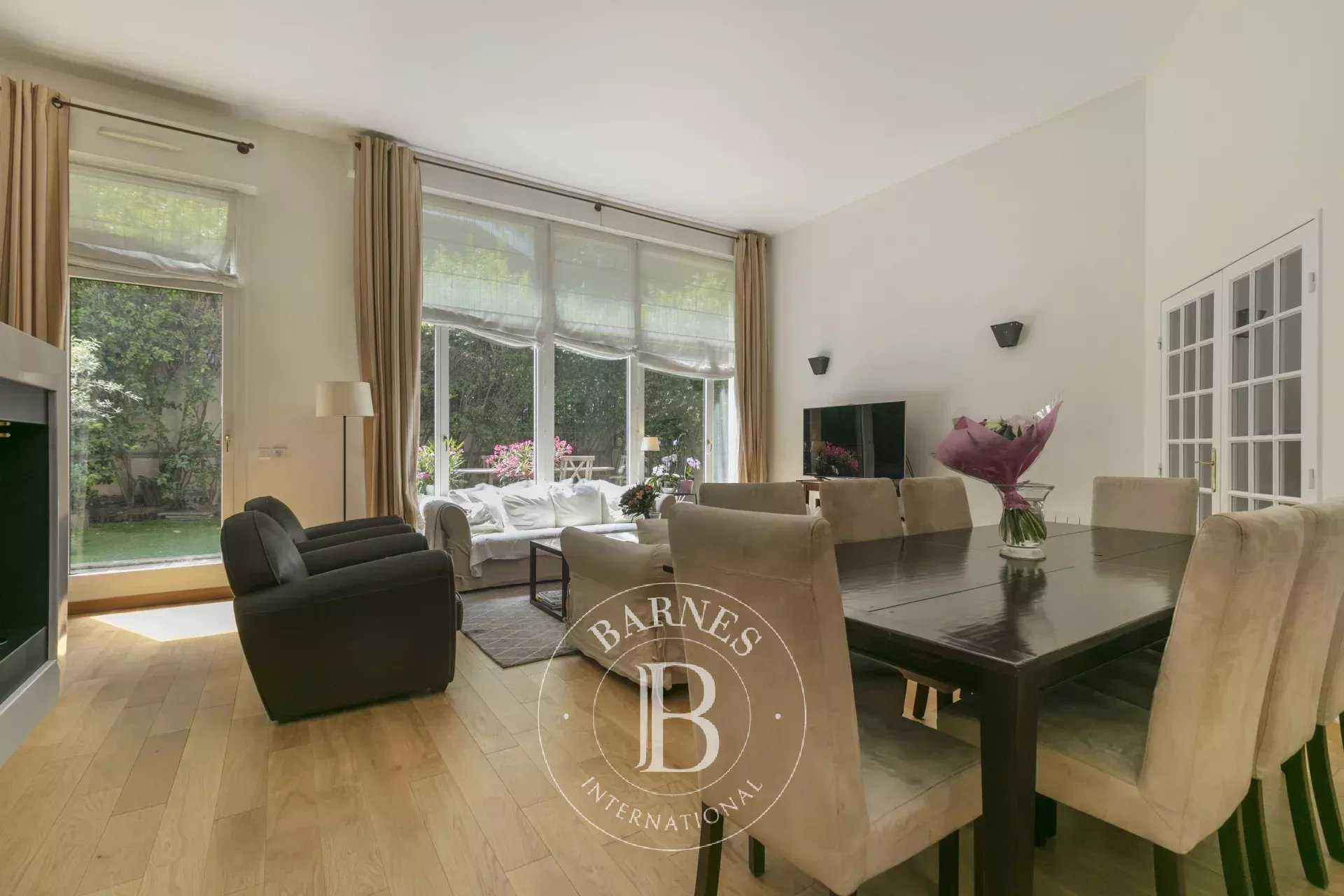 Issy-les-Moulineaux  - Appartement 4 Pi&egrave;ces 3 Chambres
