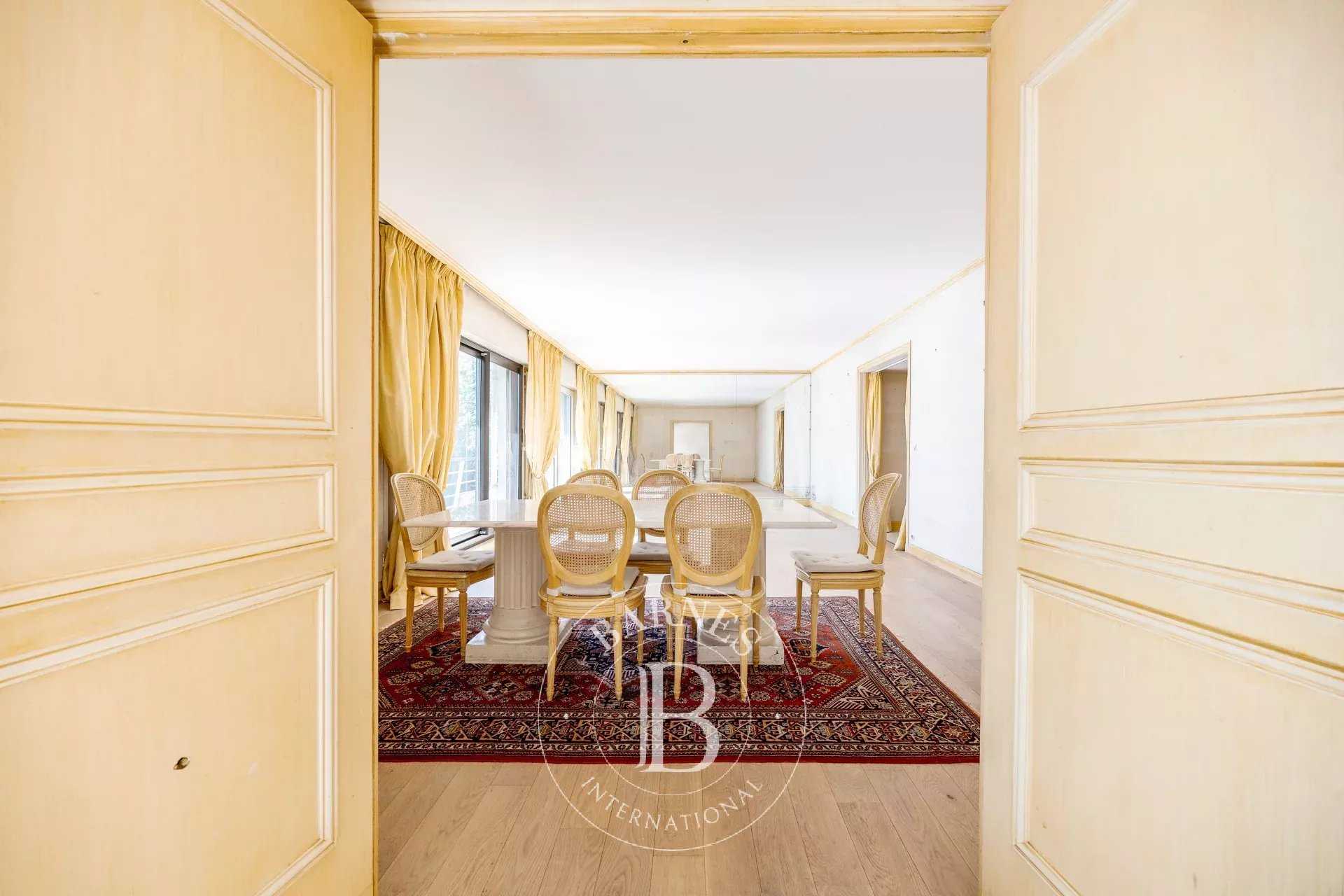Saint-Cloud  - Piso 5 Cuartos 3 Habitaciones