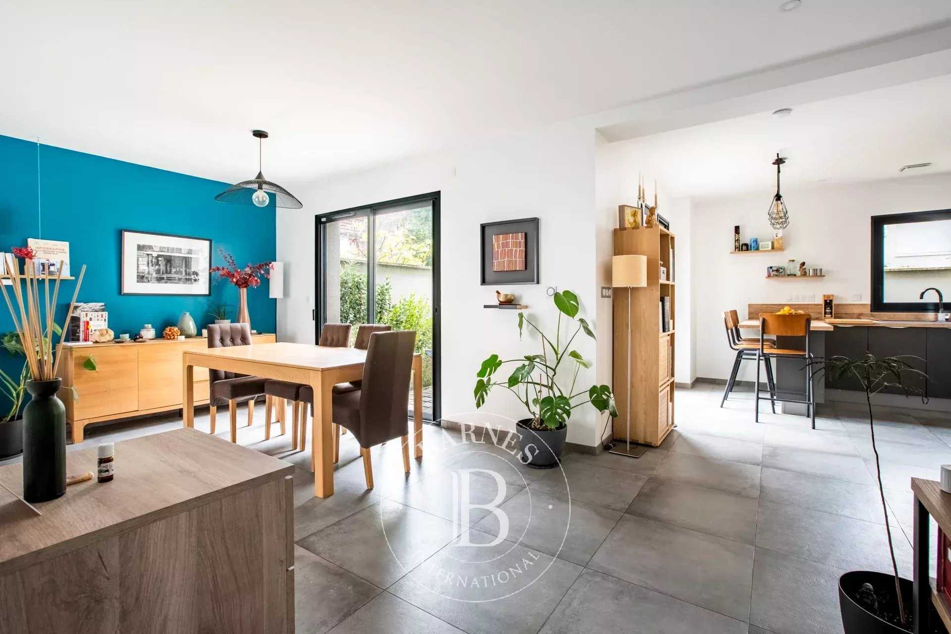 Antony  - House 5 Bedrooms