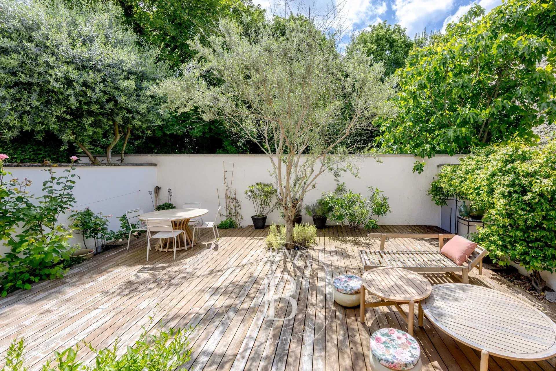 Montrouge  - House 6 Bedrooms