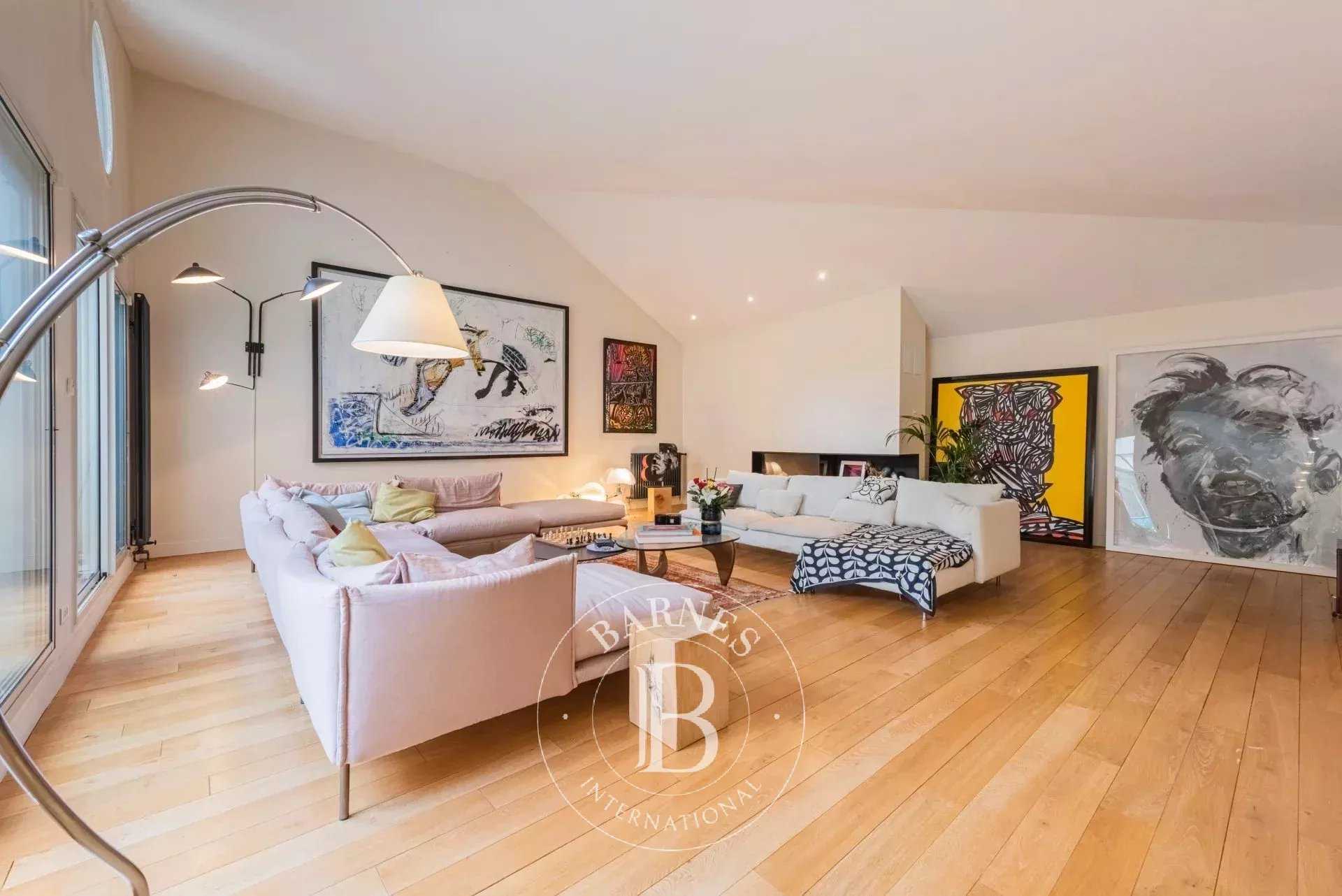 Appartement Issy-les-Moulineaux  -  ref 85947896 (picture 2)