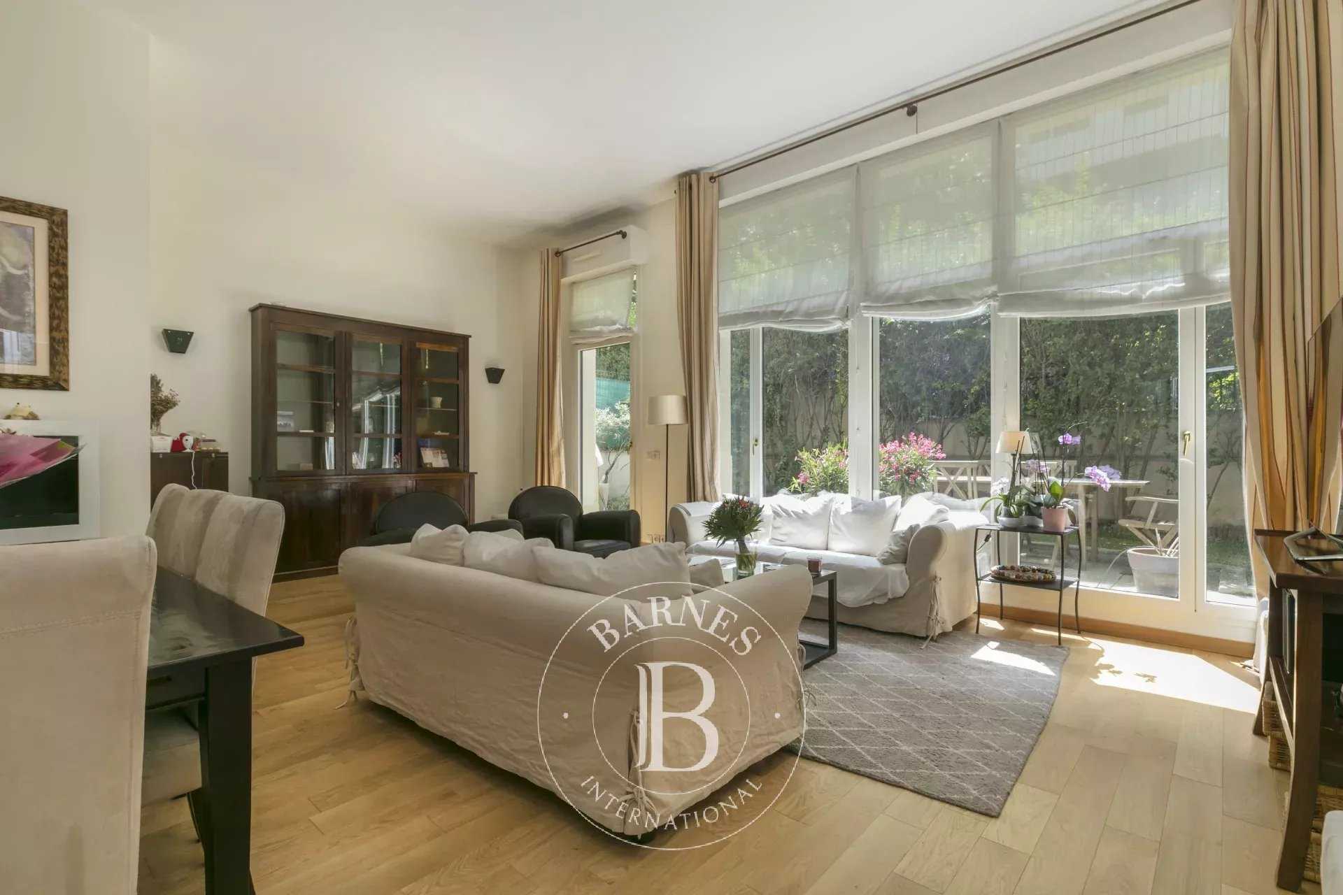 Piso Issy-les-Moulineaux  -  ref 87055793 (picture 1)