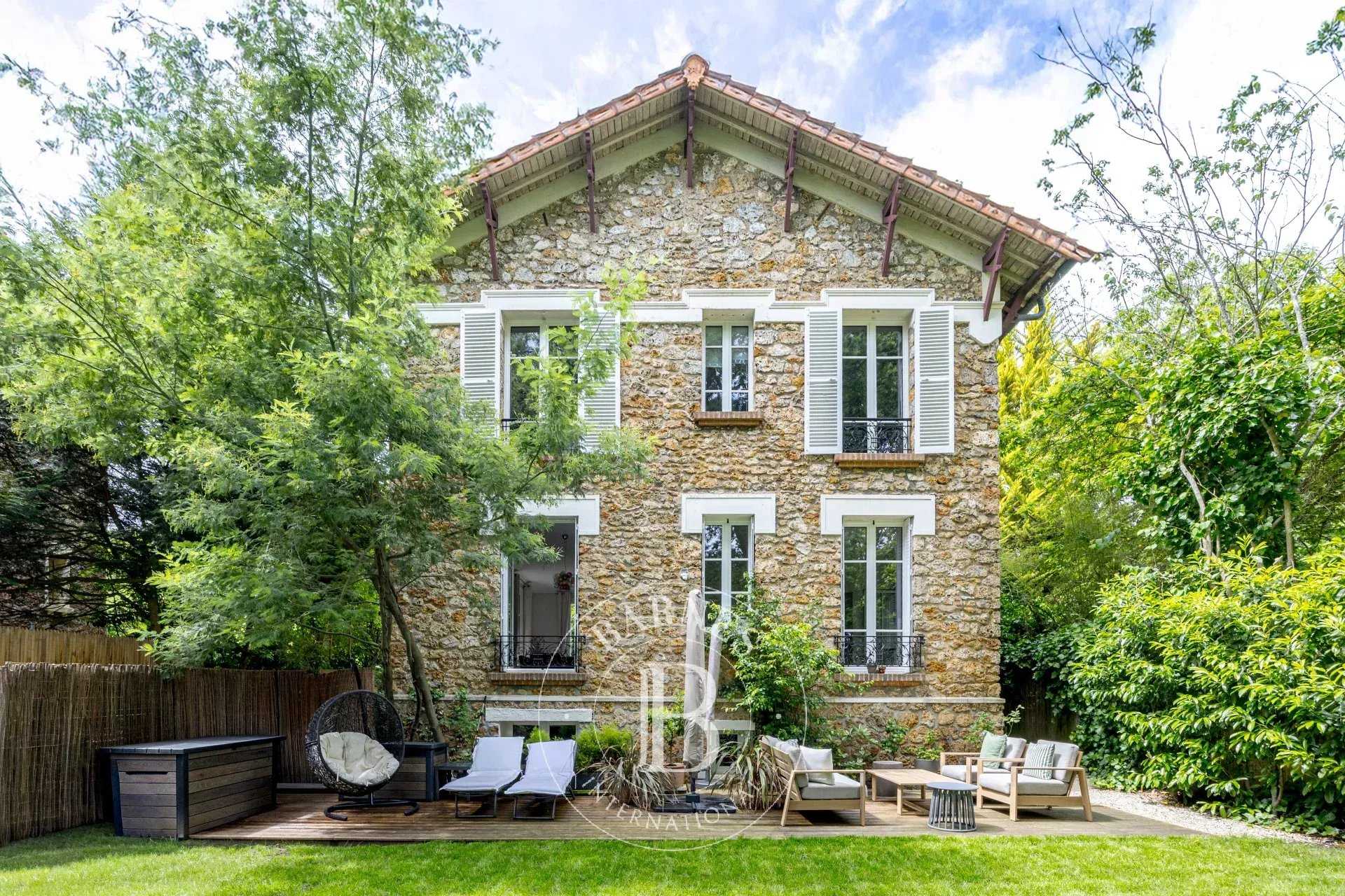 Vaucresson  - Maison 6 Pi&egrave;ces 5 Chambres