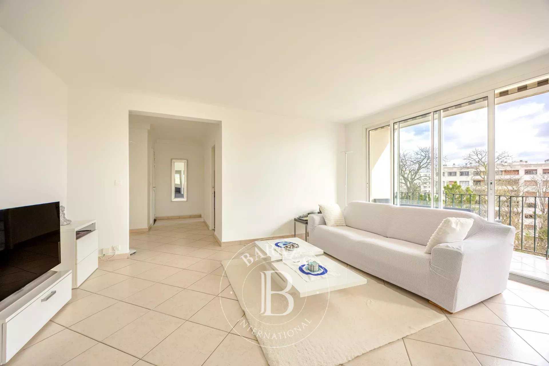 Appartement Saint-Cloud  -  ref 86689590 (picture 3)