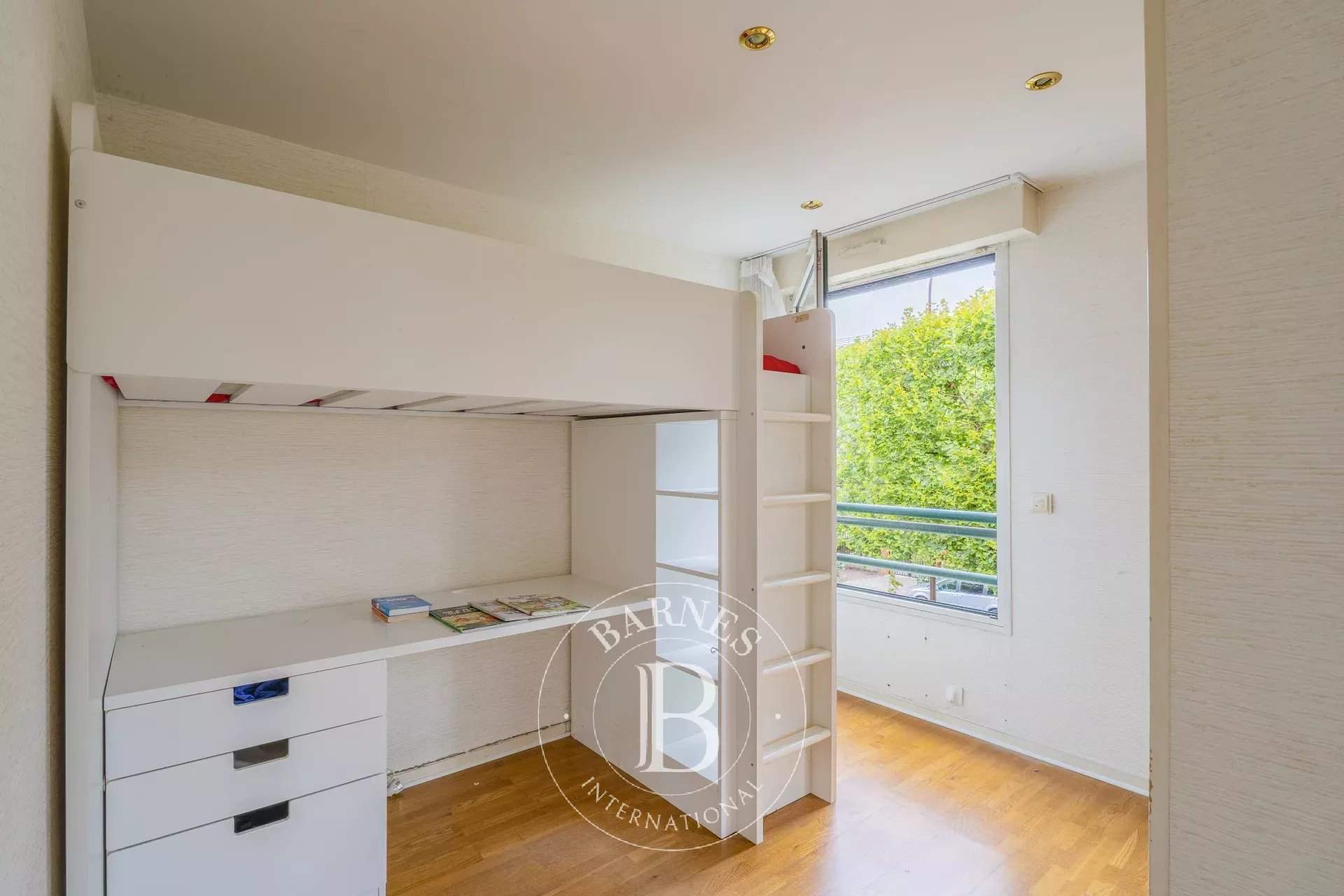 Saint-Cloud  - Appartement 5 Pièces 3 Chambres - picture 13