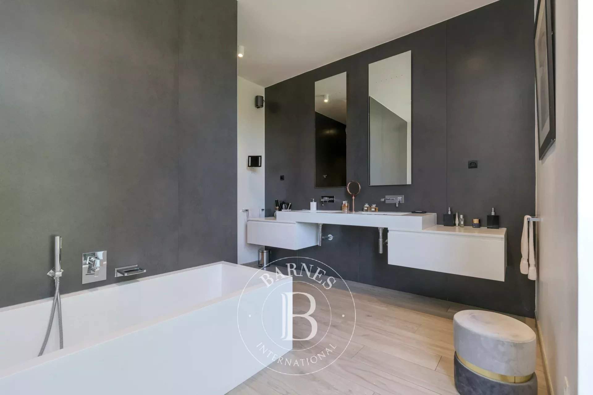 Issy-les-Moulineaux  - Maison 7 Pi&egrave;ces 4 Chambres - picture 18