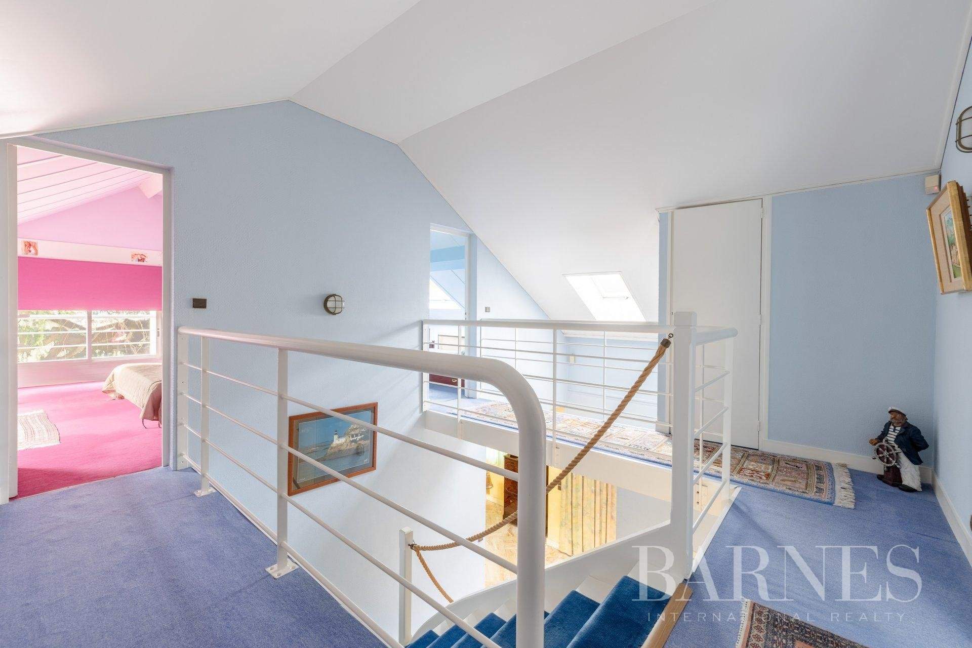 Clamart  - House 6 Bedrooms - picture 16