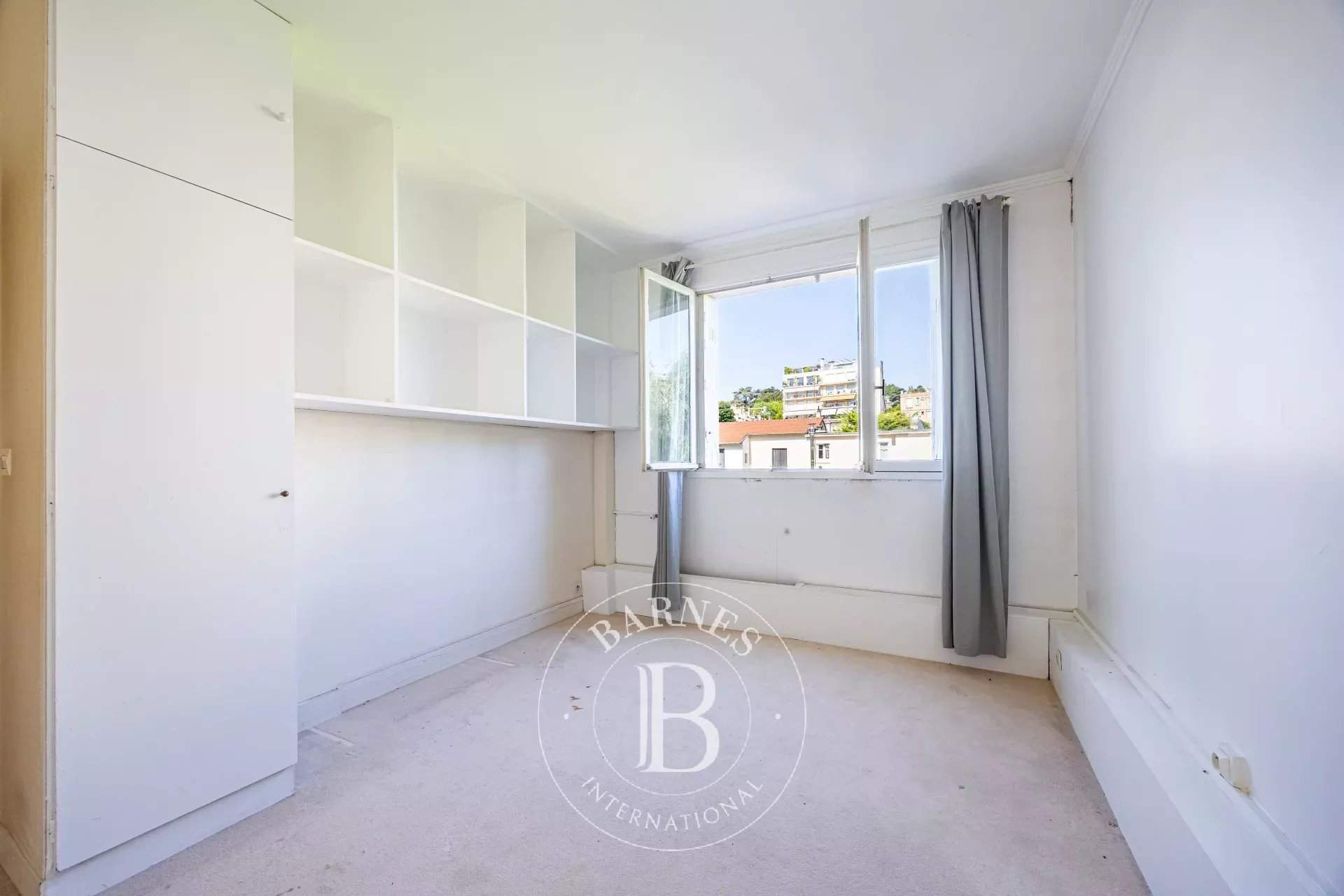 Saint-Cloud  - Piso 5 Cuartos 3 Habitaciones - picture 11