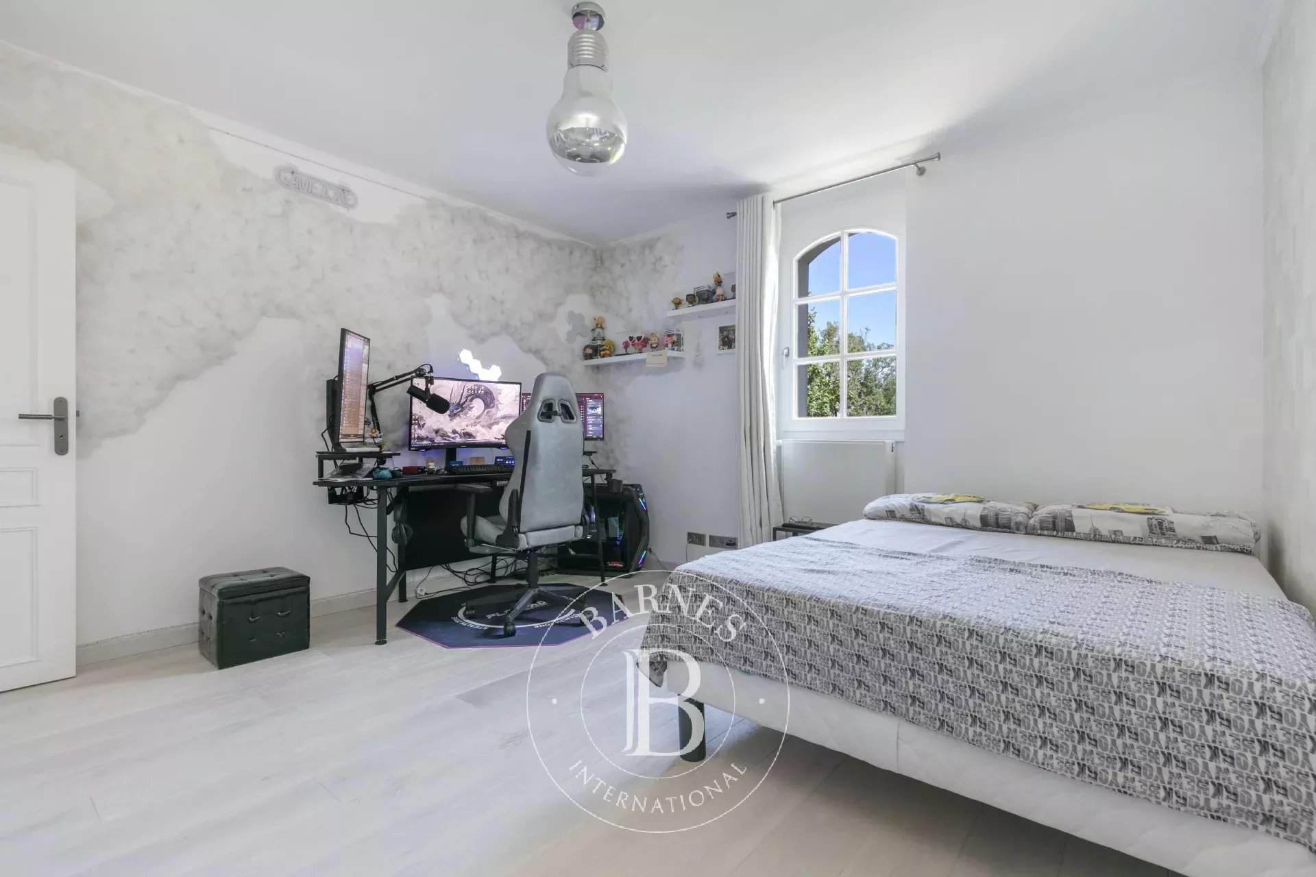 Garches  - House 5 Bedrooms - picture 10