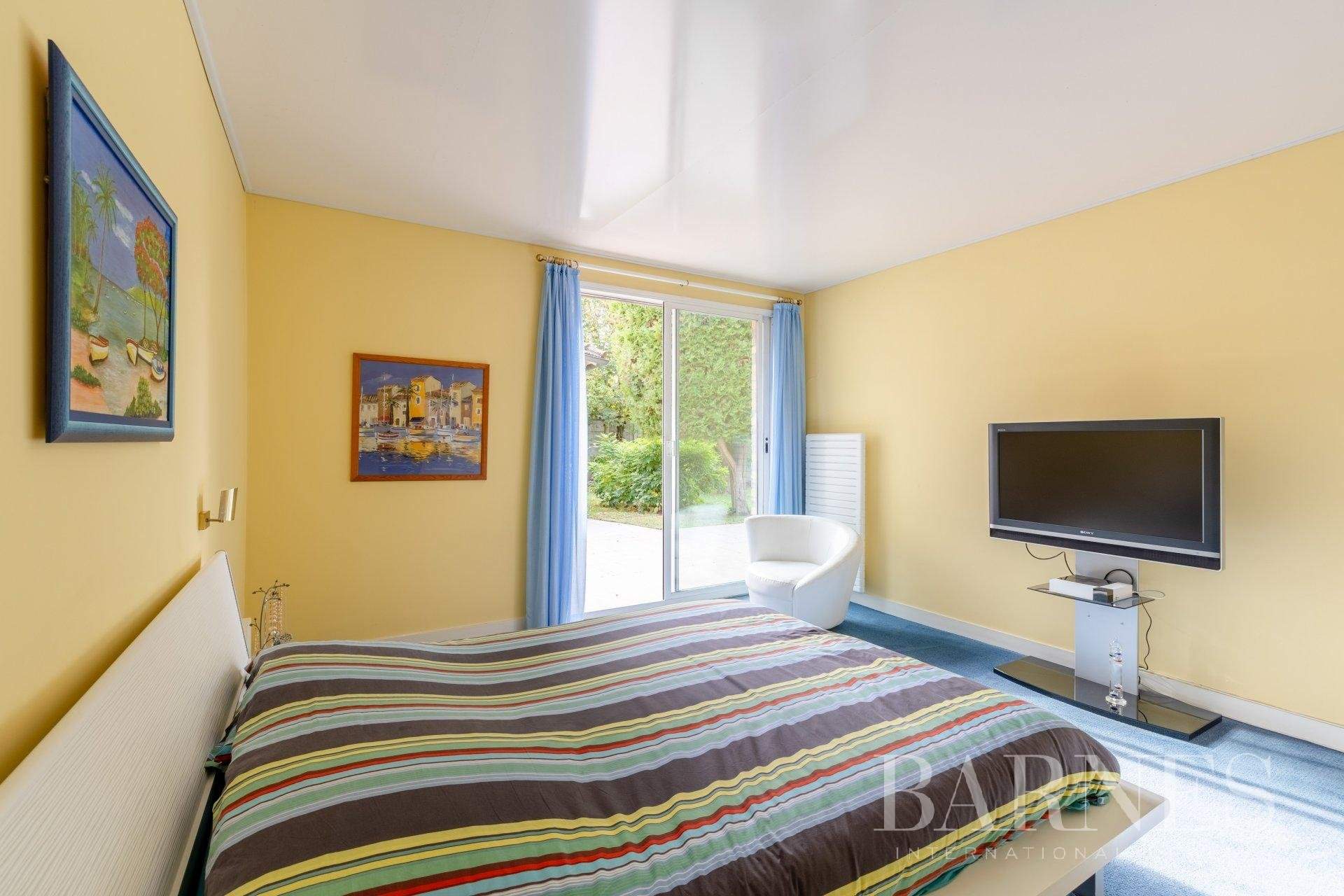 Clamart  - House 6 Bedrooms - picture 11