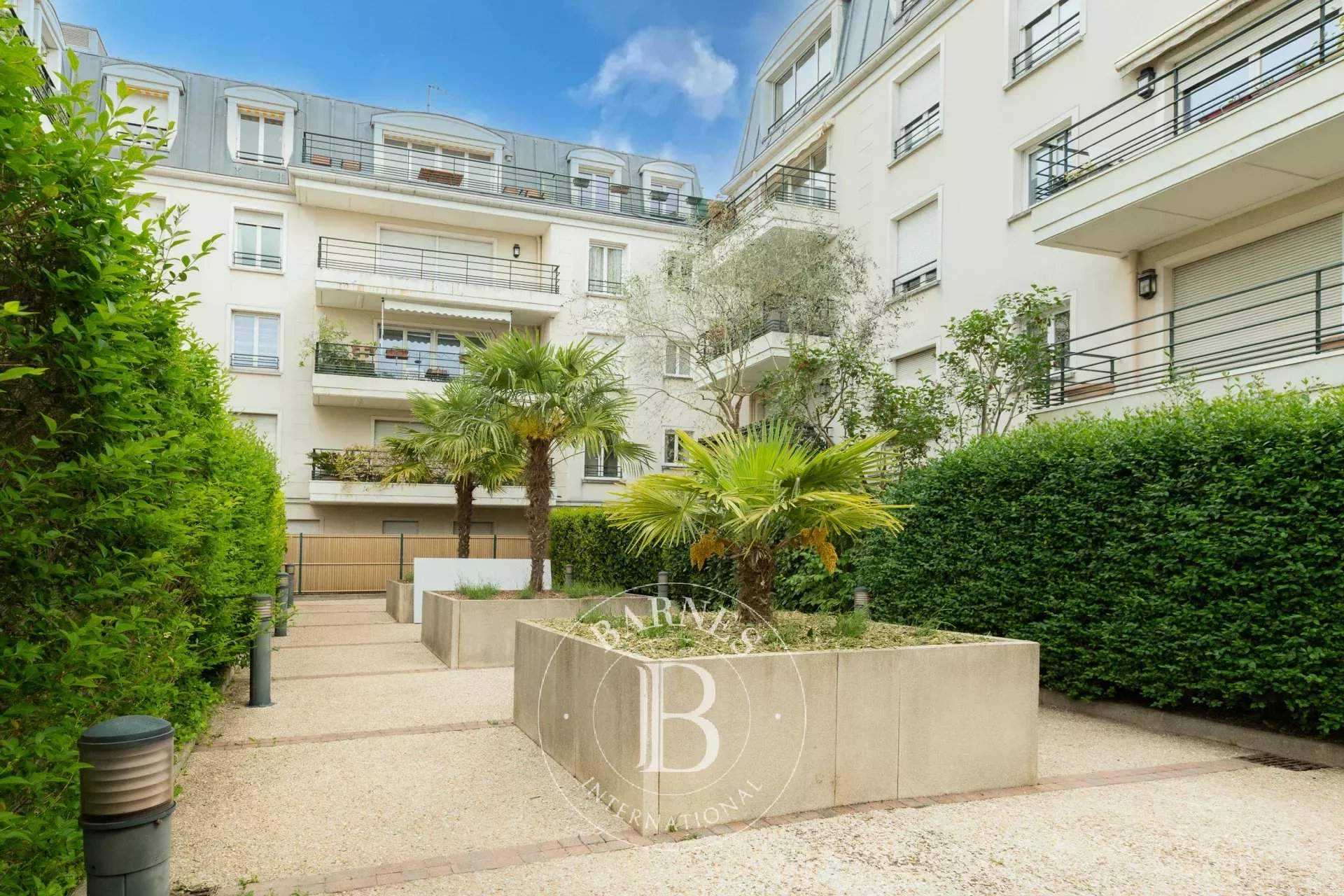 Saint-Cloud  - Appartement 5 Pièces 4 Chambres - picture 12