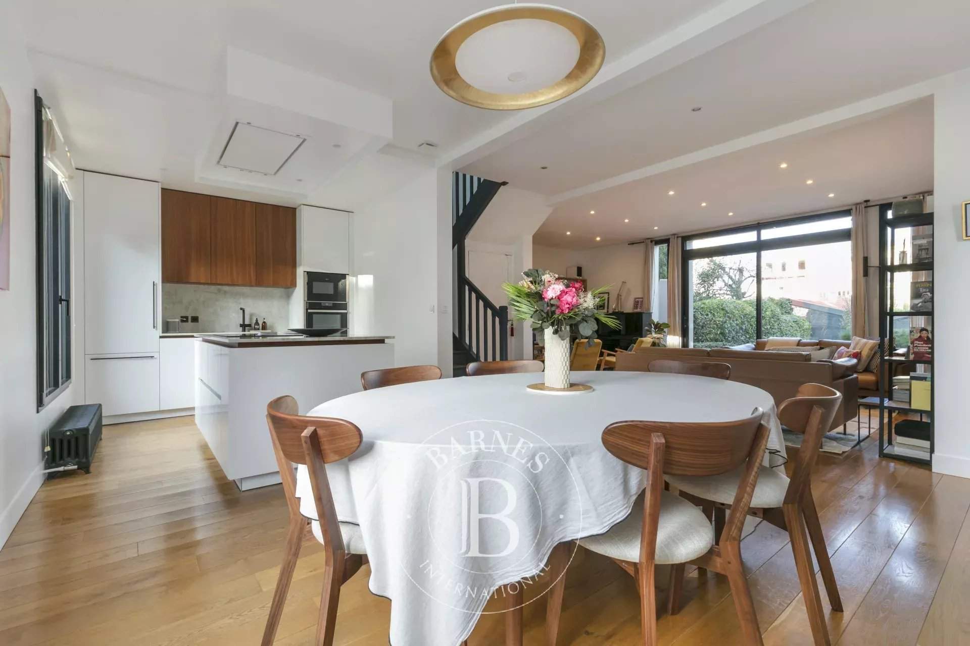 Vanves  - Maison 5 Pi&egrave;ces 3 Chambres - picture 1