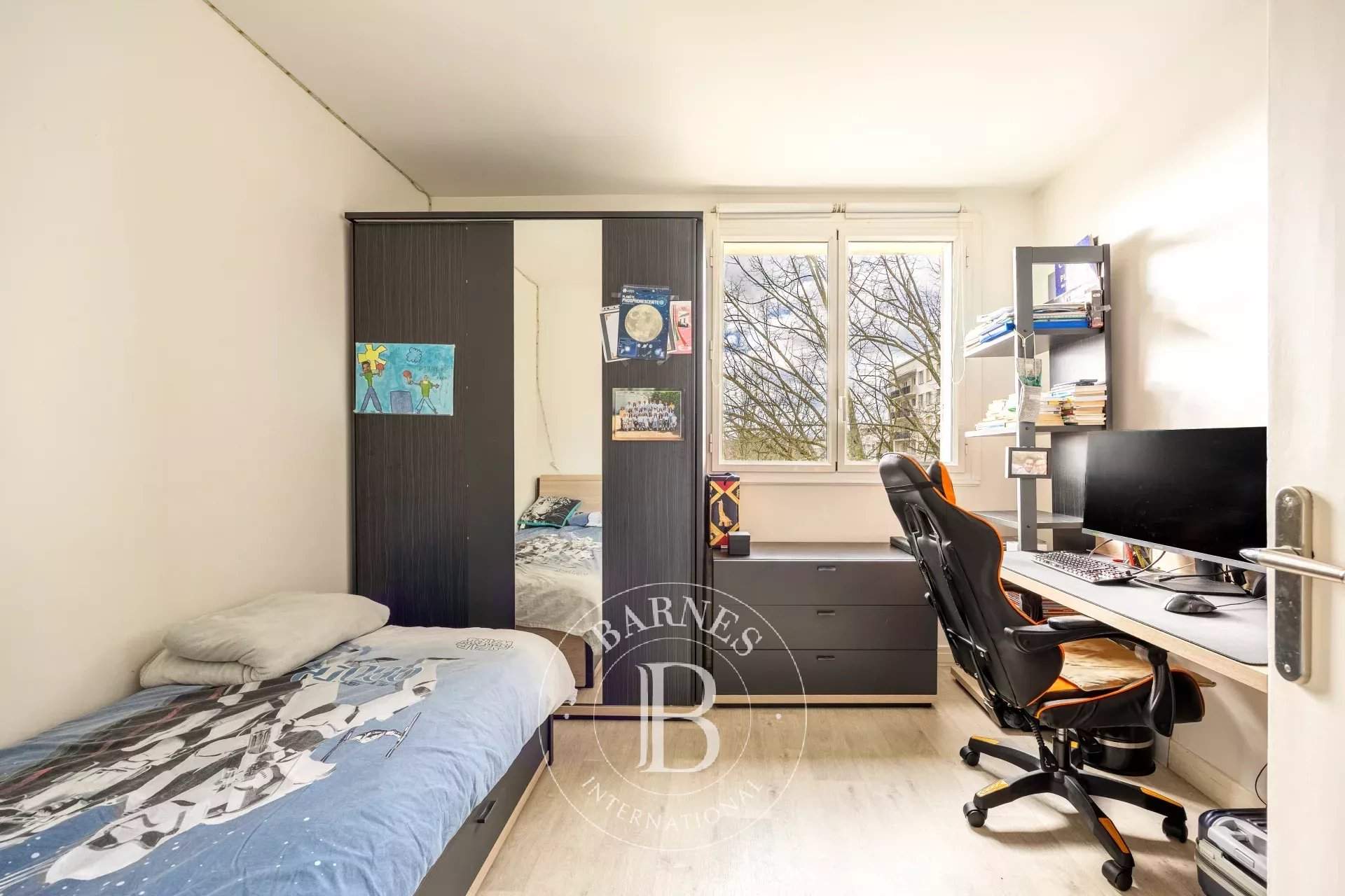 Saint-Cloud  - Appartement 5 Pi&egrave;ces 4 Chambres - picture 9