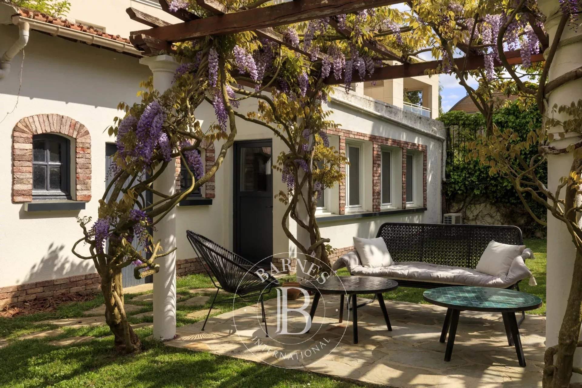 Clamart  - Maison 8 Pi&egrave;ces - picture 2