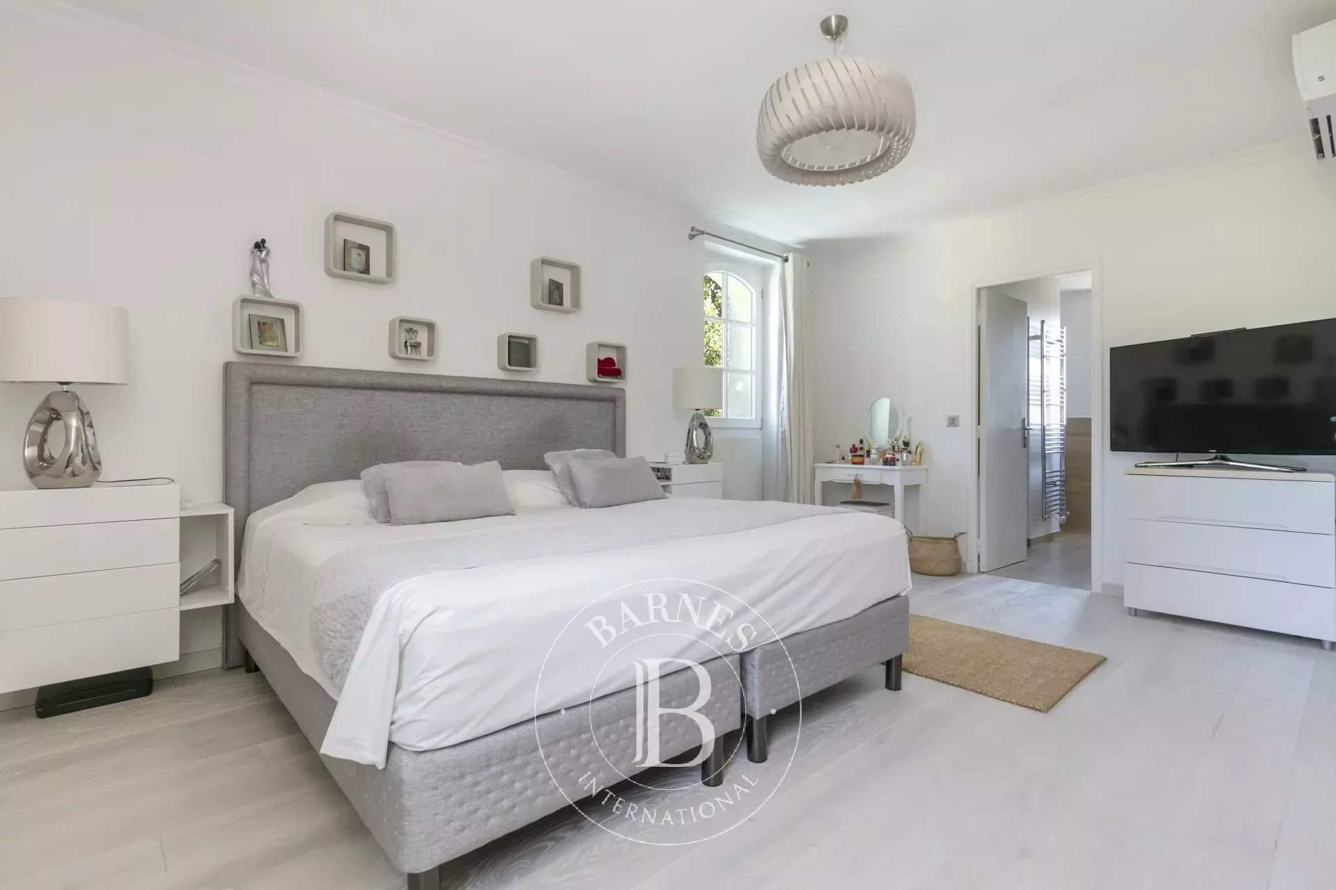 Garches  - House 5 Bedrooms - picture 14