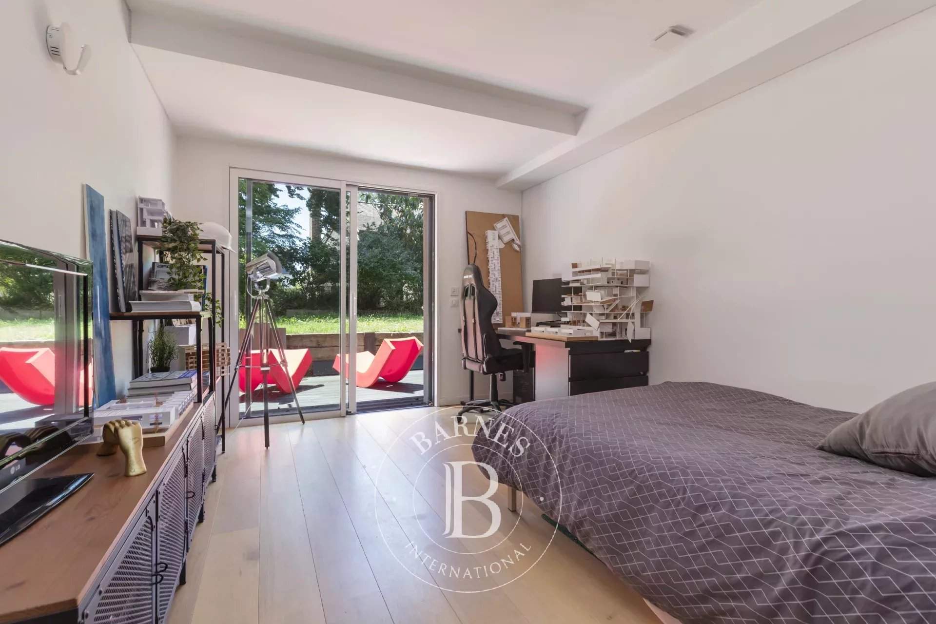 Clamart  - Maison 8 Pièces - picture 9