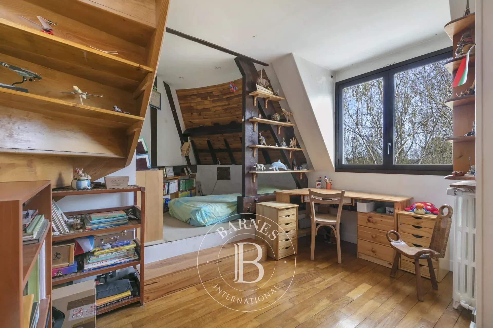 Chaville  - Maison 7 Pi&egrave;ces 5 Chambres - picture 10