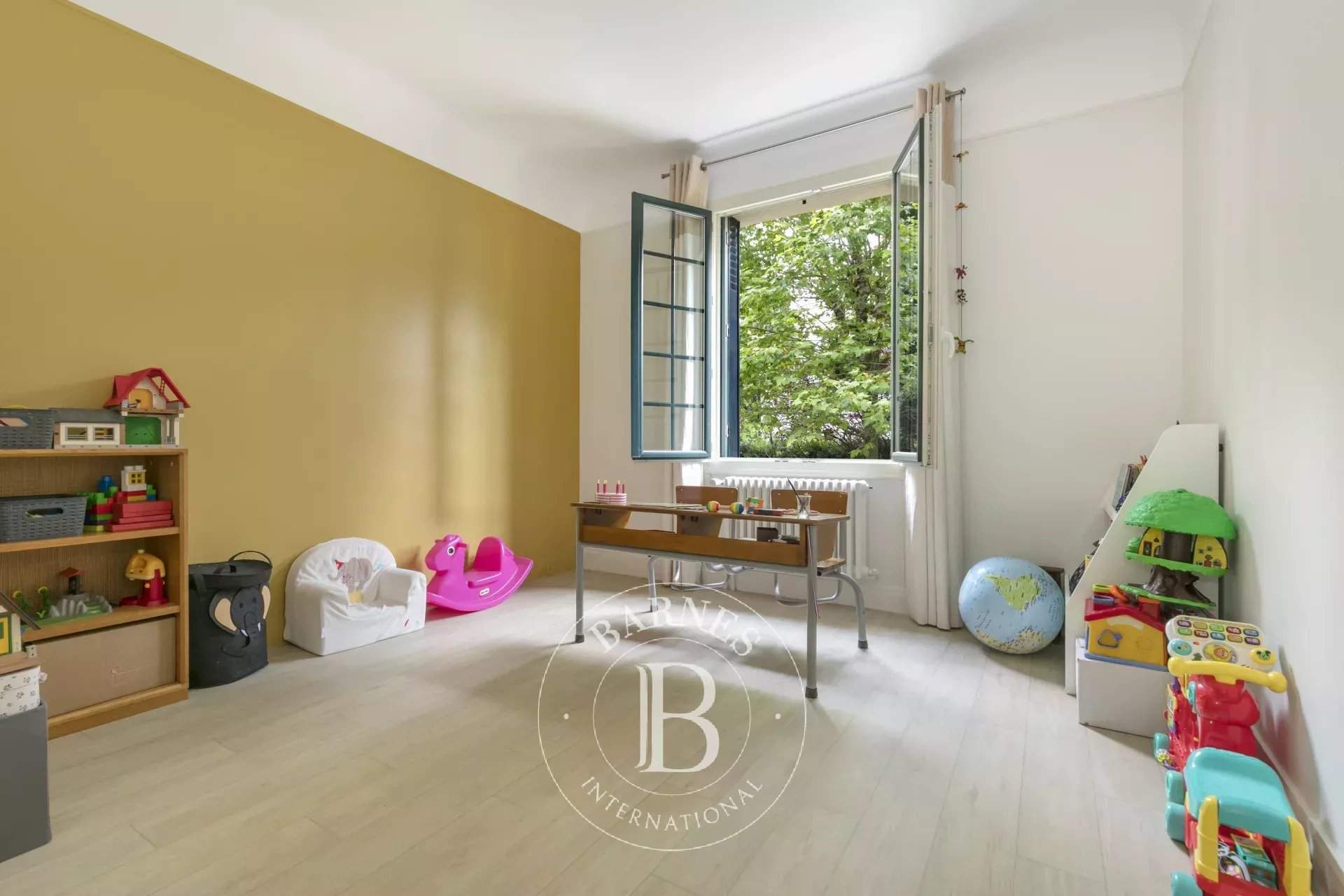 Garches  - House 5 Bedrooms - picture 13