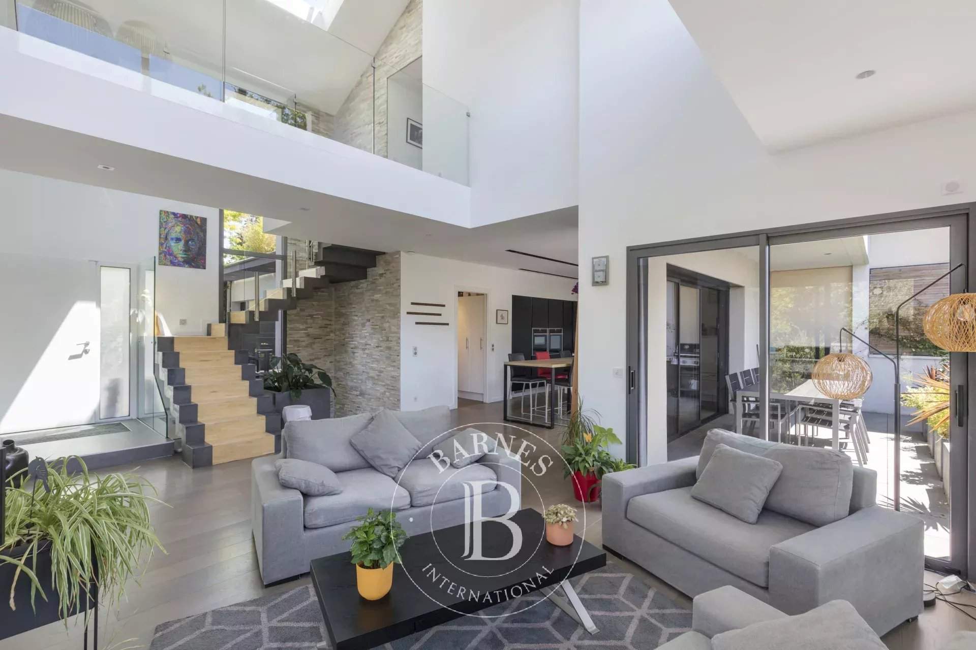 Clamart  - Maison 8 Pièces - picture 1