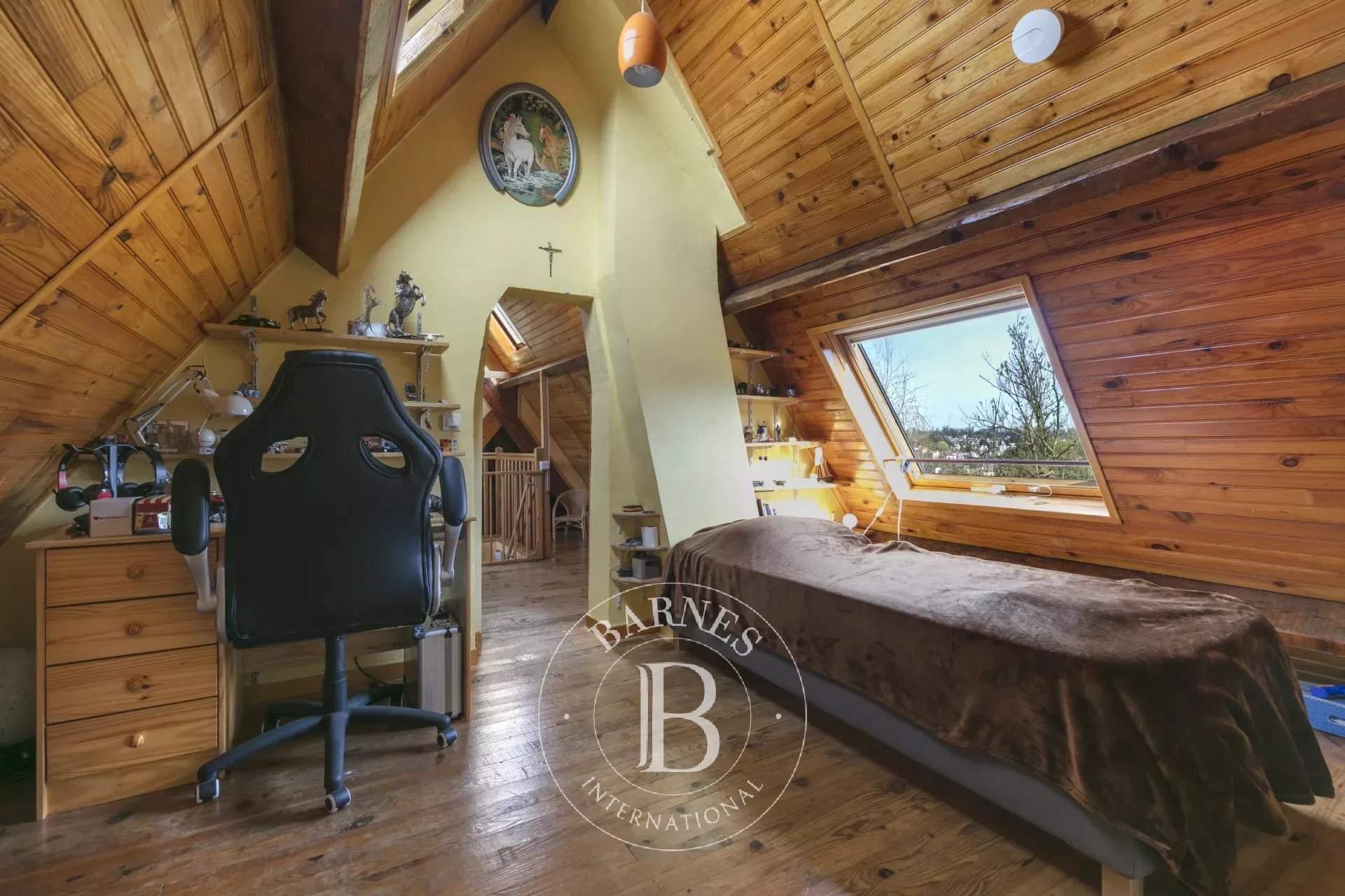 Chaville  - Maison 7 Pi&egrave;ces 5 Chambres - picture 9