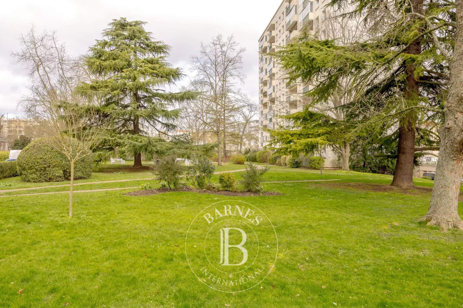 Saint-Cloud  - Appartement 5 Pi&egrave;ces 4 Chambres - picture 14