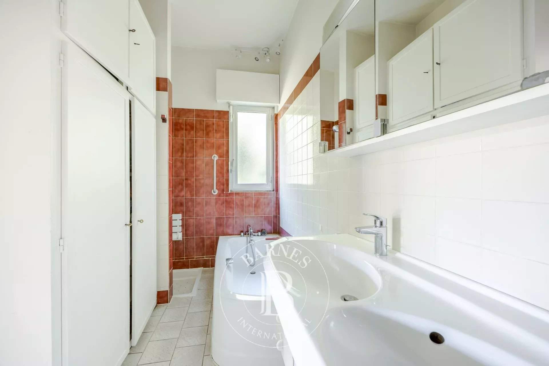 Saint-Cloud  - Appartement 5 Pi&egrave;ces 3 Chambres - picture 11