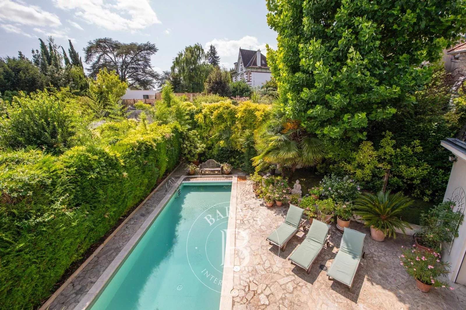 Saint-Cloud  - Casa 9 Cuartos 5 Habitaciones - picture 12