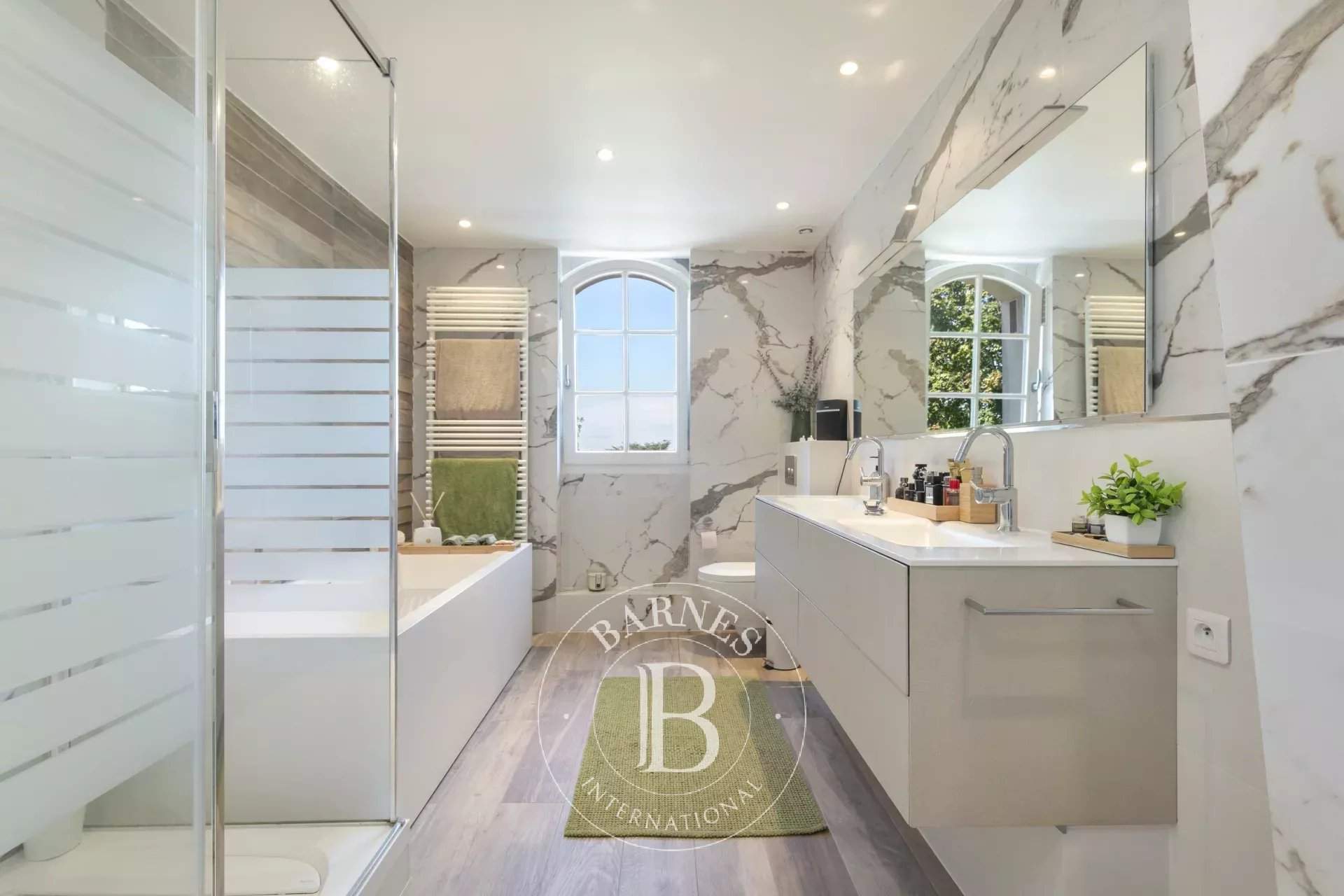 Garches  - House 5 Bedrooms - picture 13