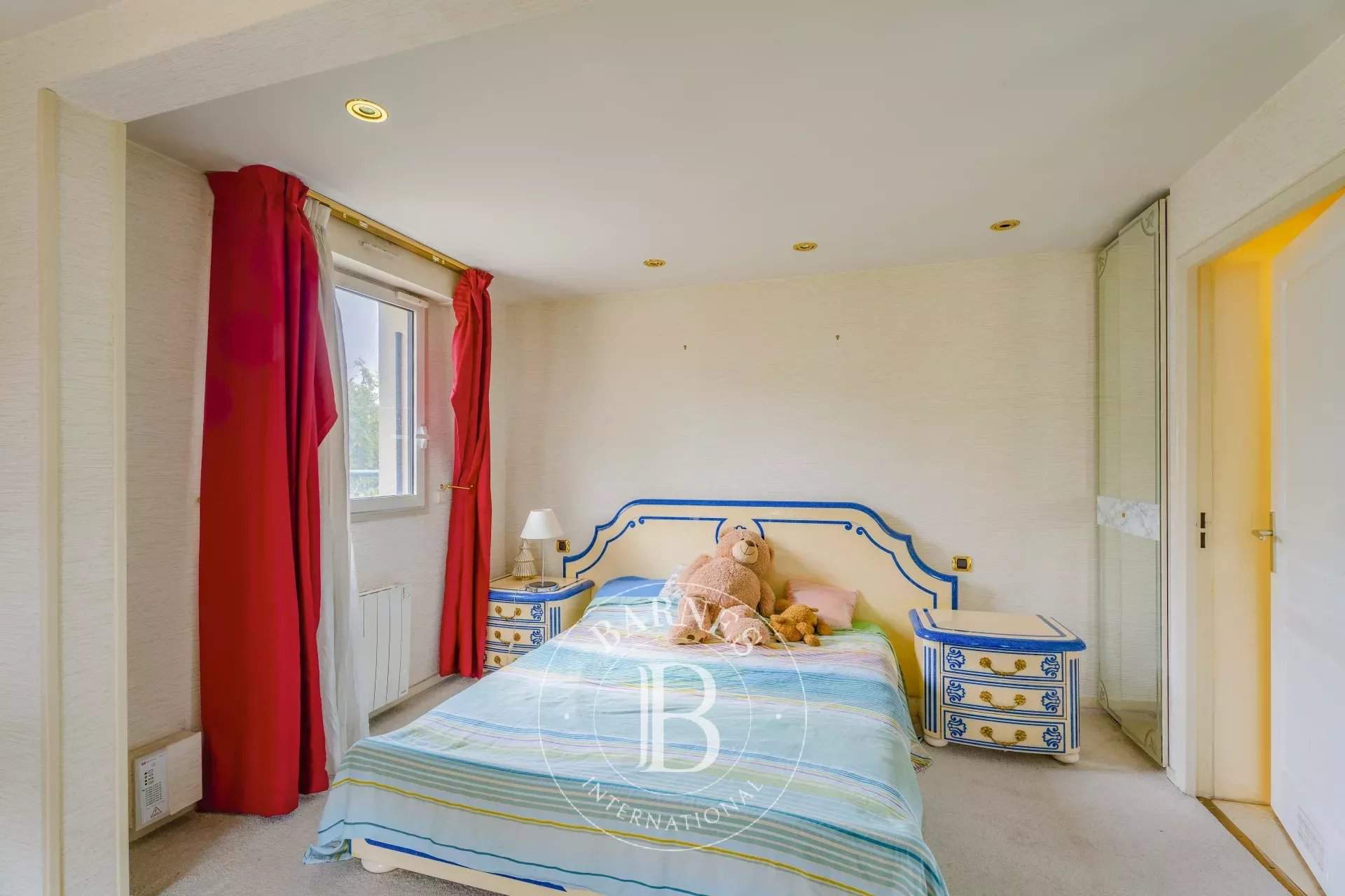 Saint-Cloud  - Appartement 5 Pièces 3 Chambres - picture 9