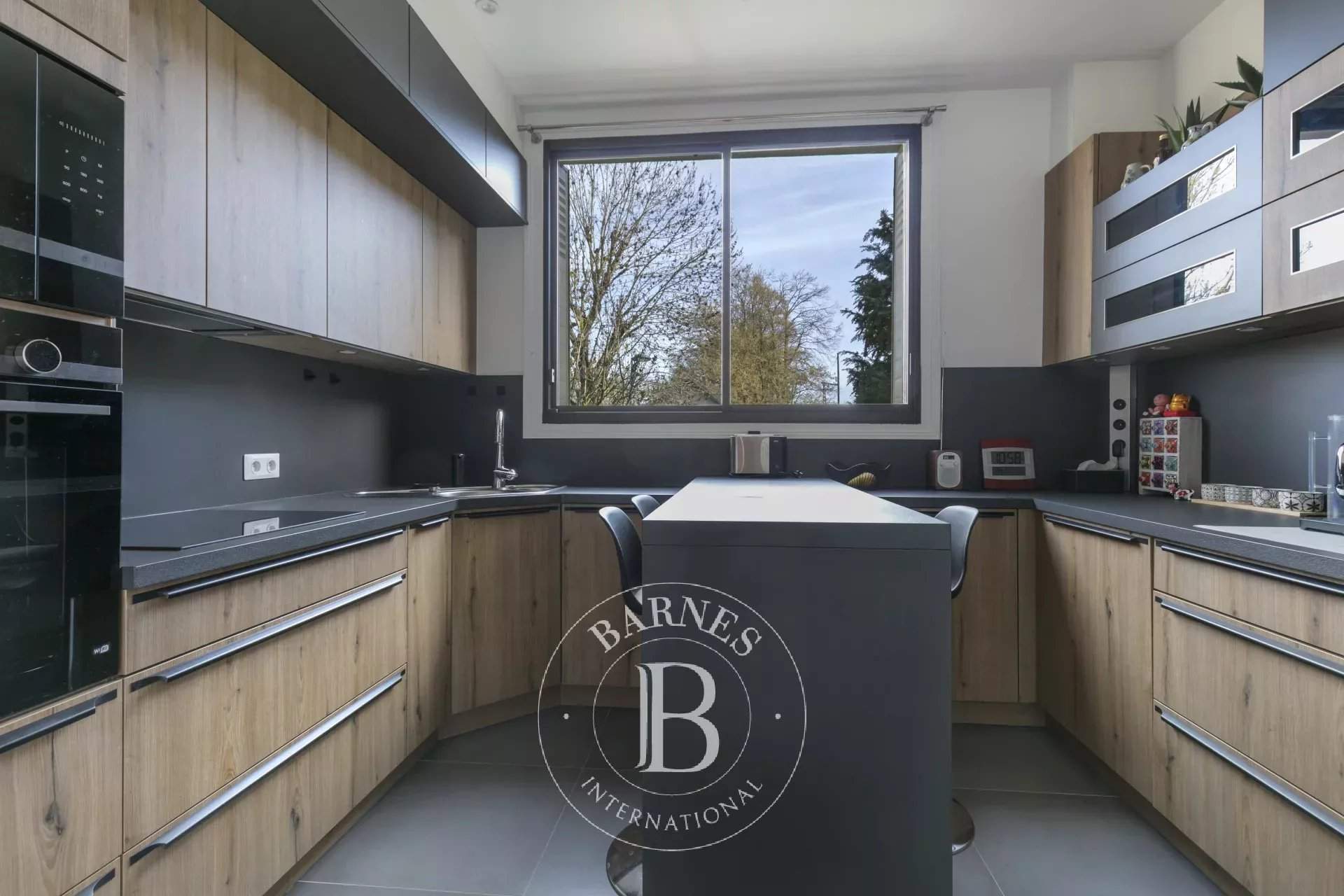 Chaville  - Maison 7 Pi&egrave;ces 5 Chambres - picture 4