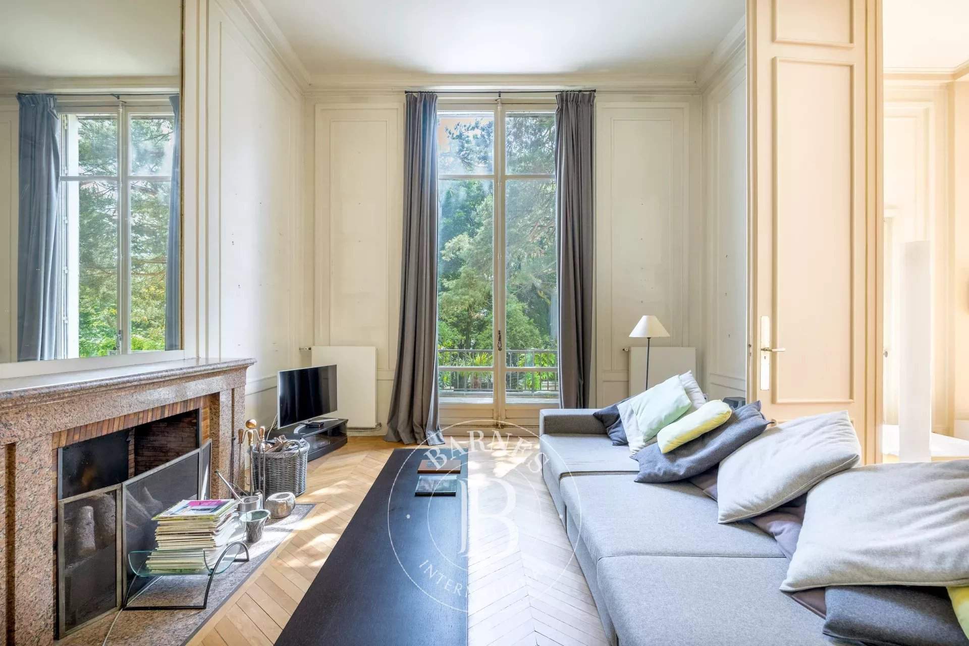 Garches  - Hôtel particulier 15 Pi&egrave;ces 5 Chambres - picture 18