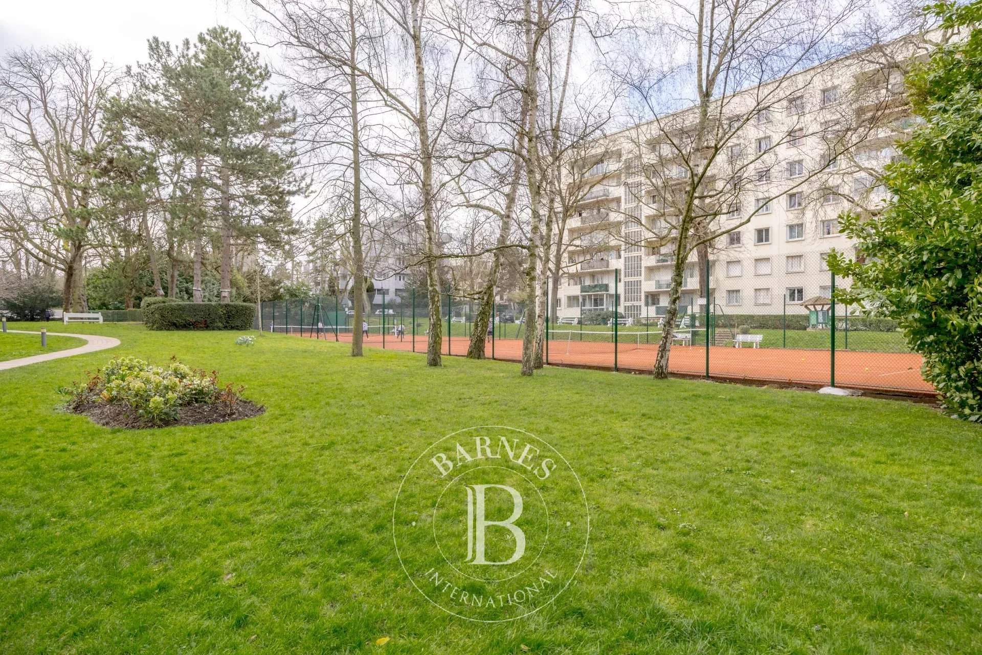 Saint-Cloud  - Appartement 5 Pi&egrave;ces 4 Chambres - picture 15