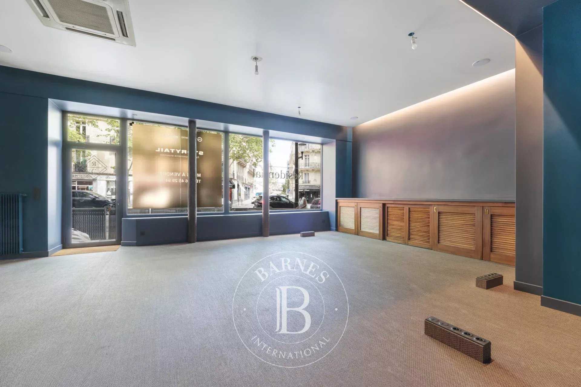 Local commercial Paris 75008  -  ref 87106960 (picture 1)