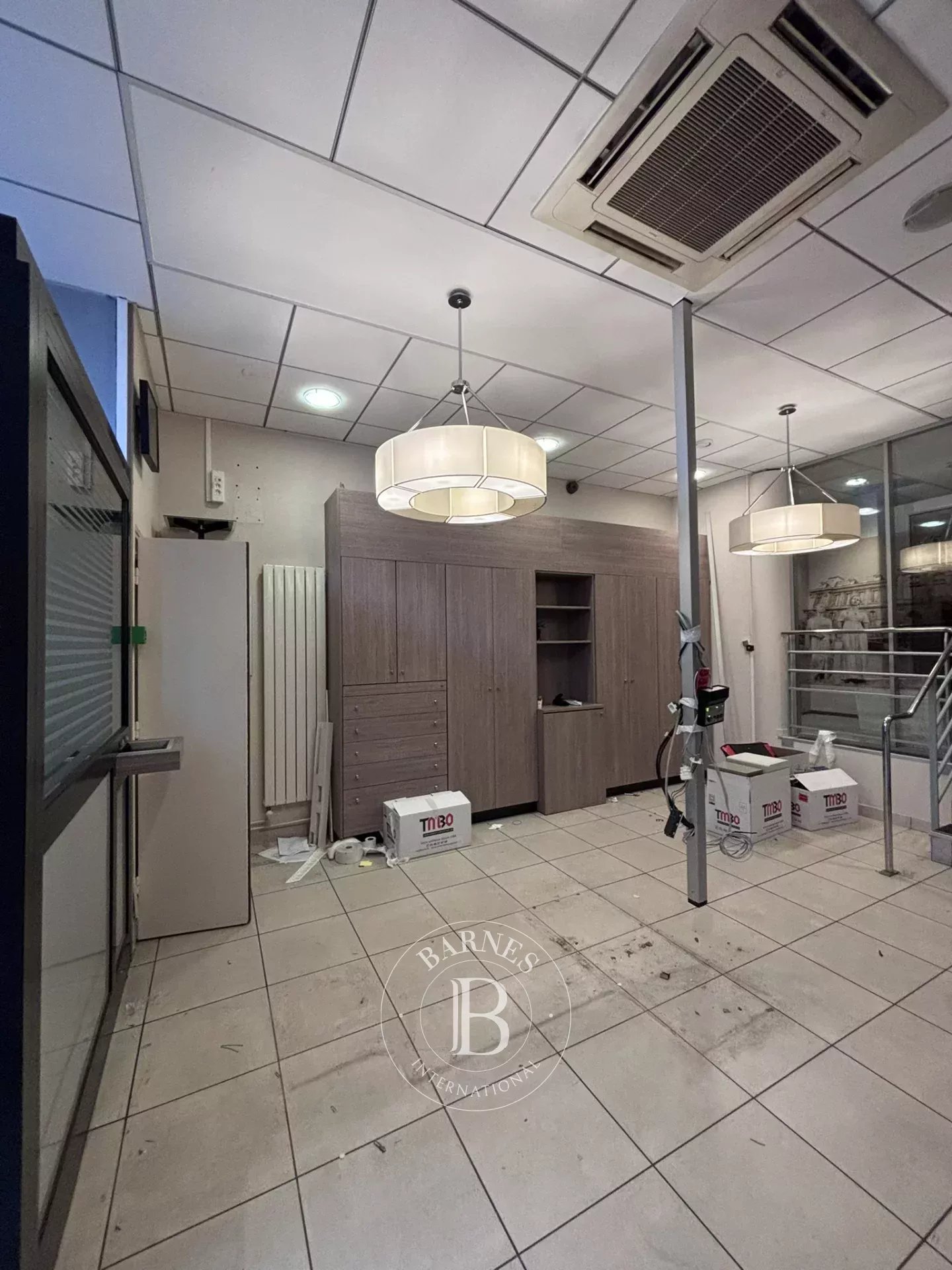 Paris  - Premises  - picture 3