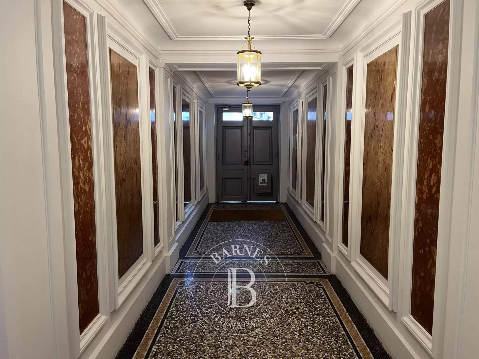 Paris  - Premises  - picture 3