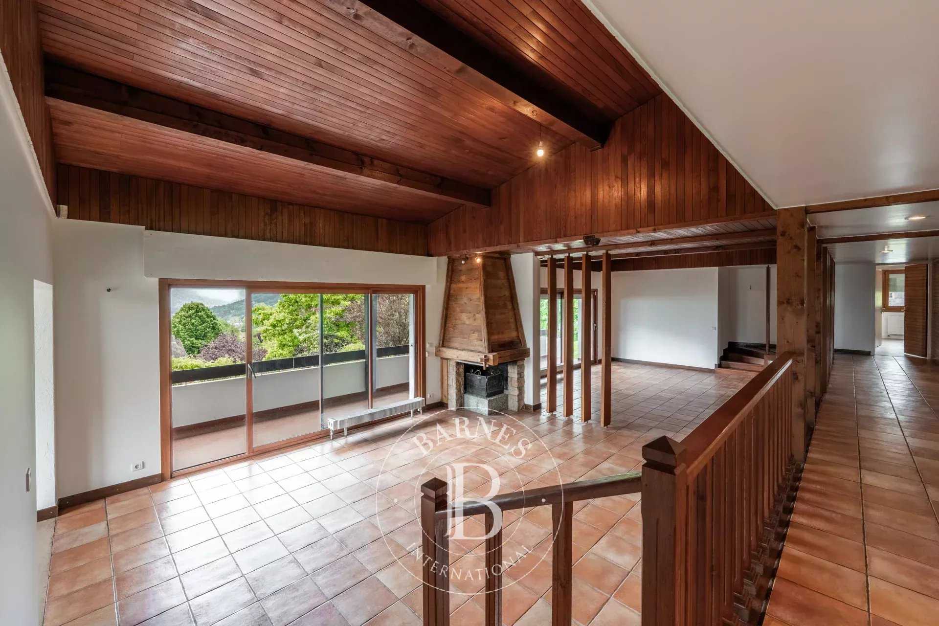 Marignier  - Maison 7 Pi&egrave;ces 5 Chambres