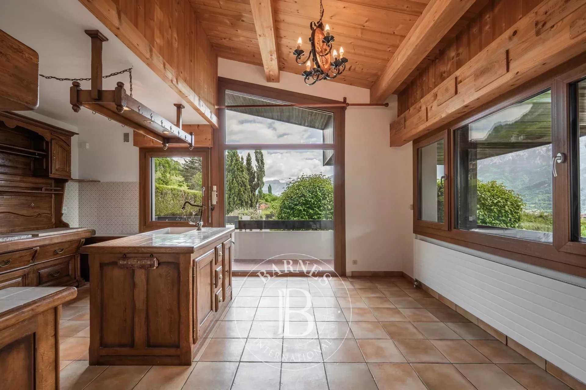 Marignier  - Maison 7 Pi&egrave;ces 5 Chambres