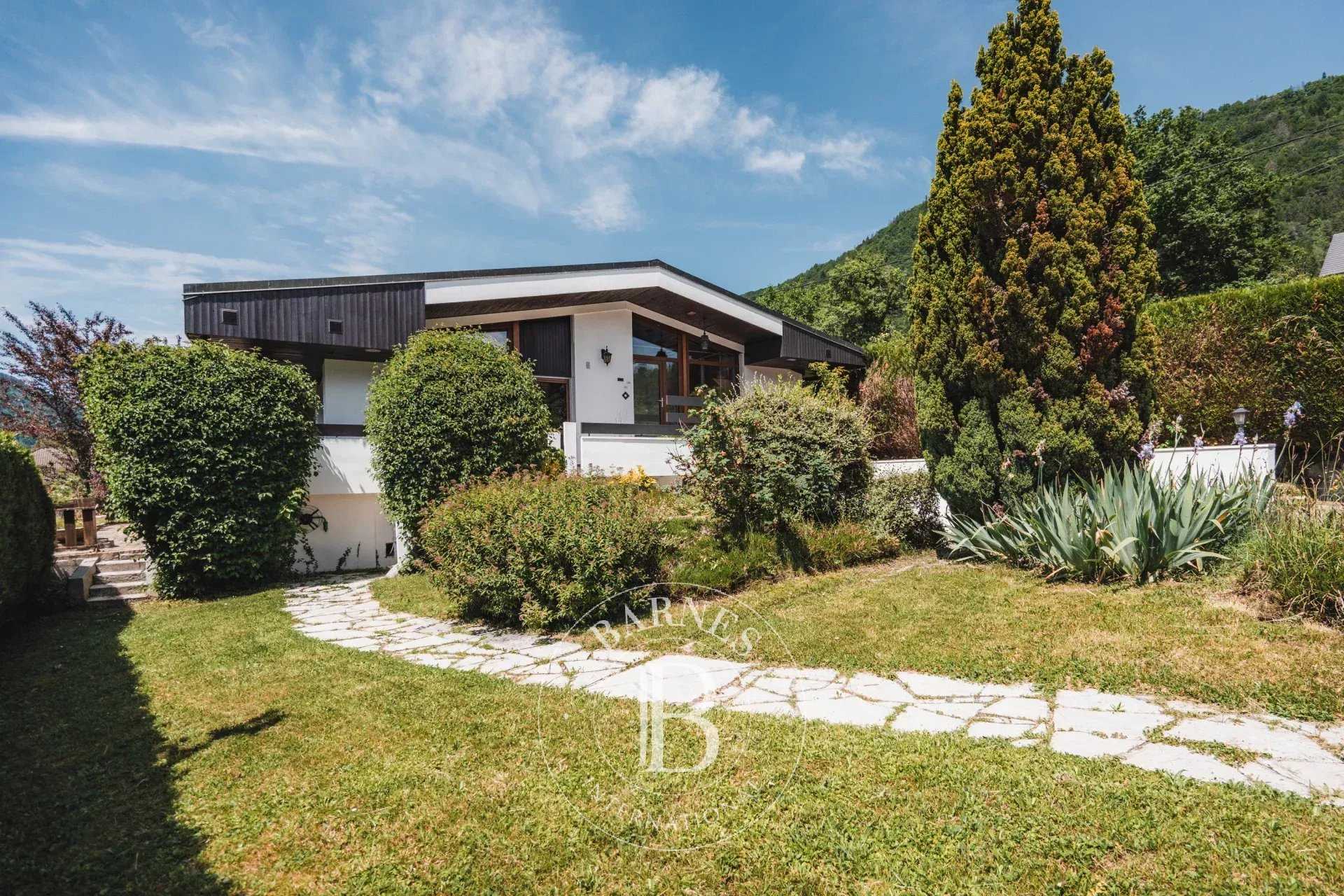 Marignier  - Maison 7 Pi&egrave;ces 5 Chambres