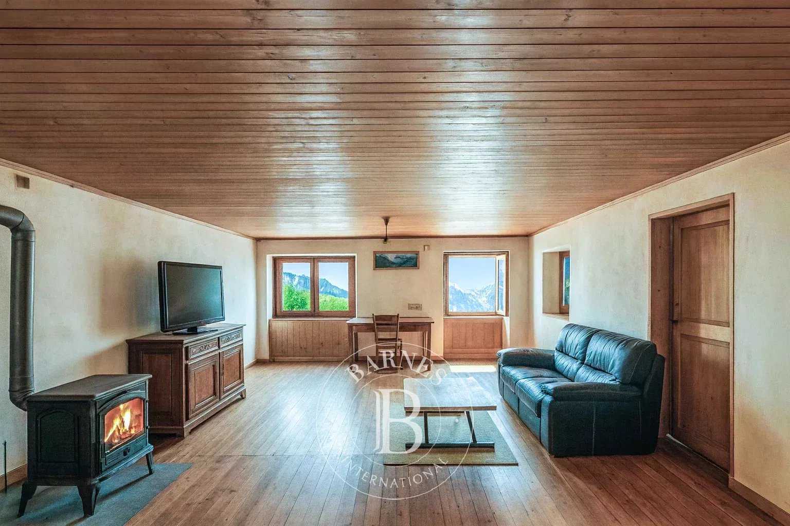 Demi-Quartier  - Farm 