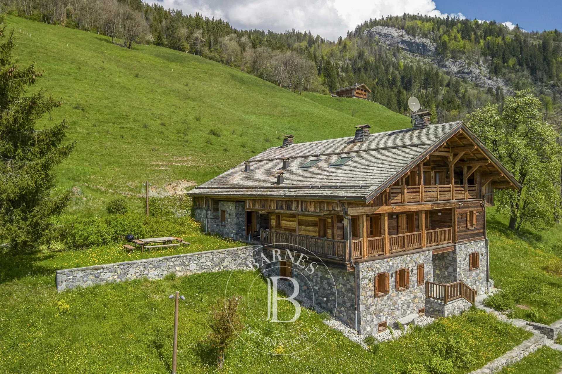 Chalet Le Grand-Bornand  -  ref 85342493 (picture 1)